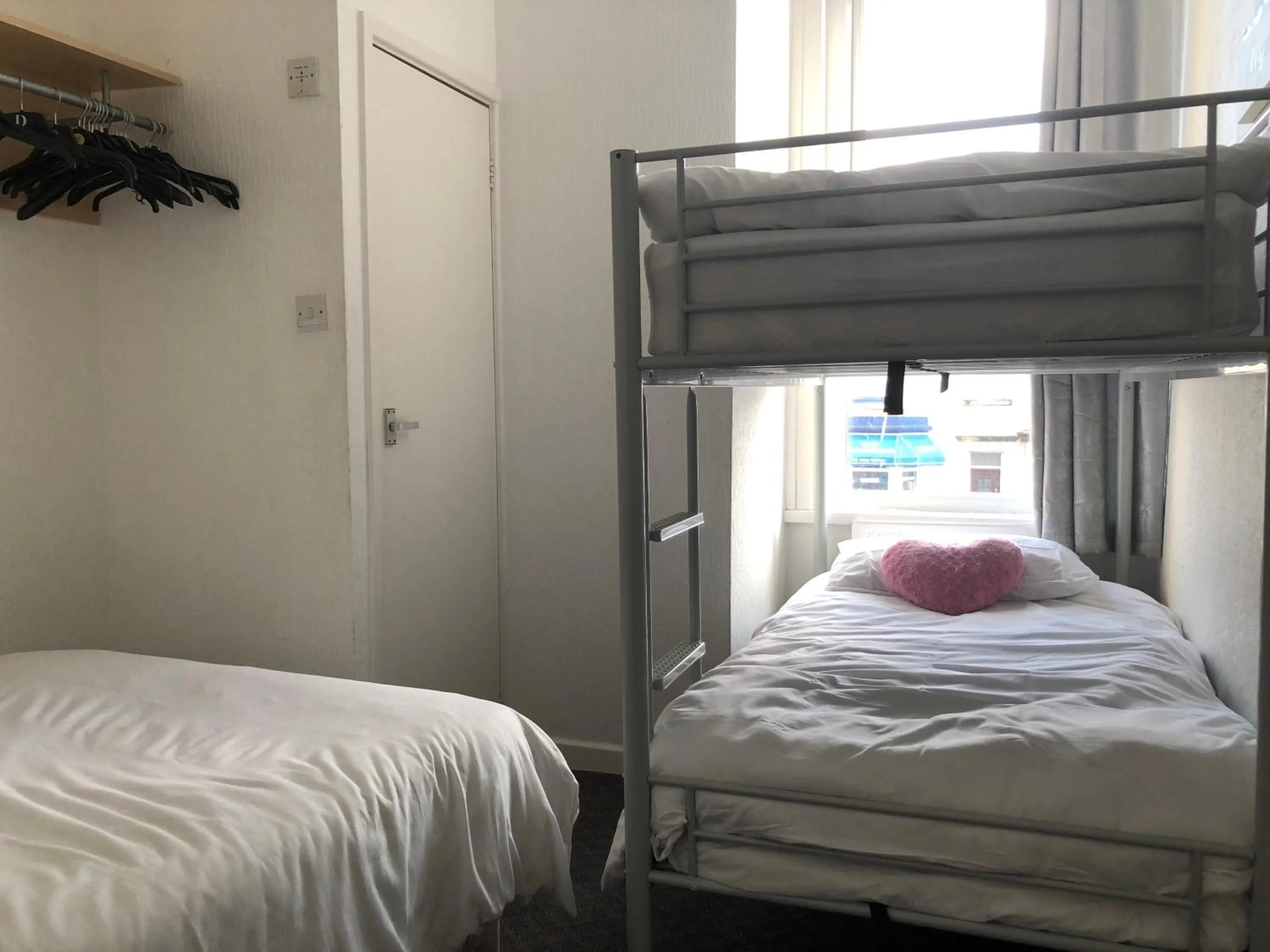 Bed in Melrose Hotel