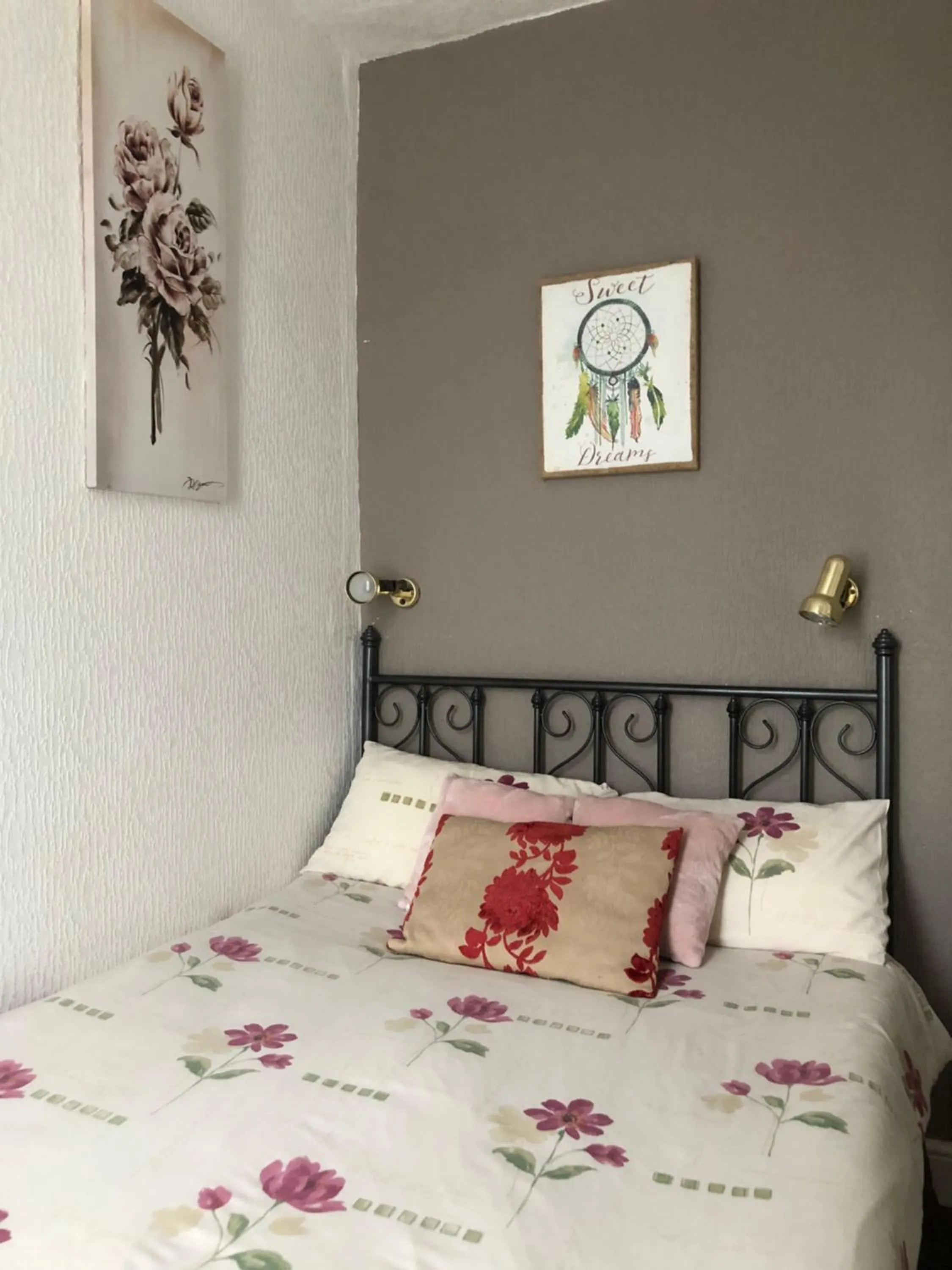 Bed in Melrose Hotel