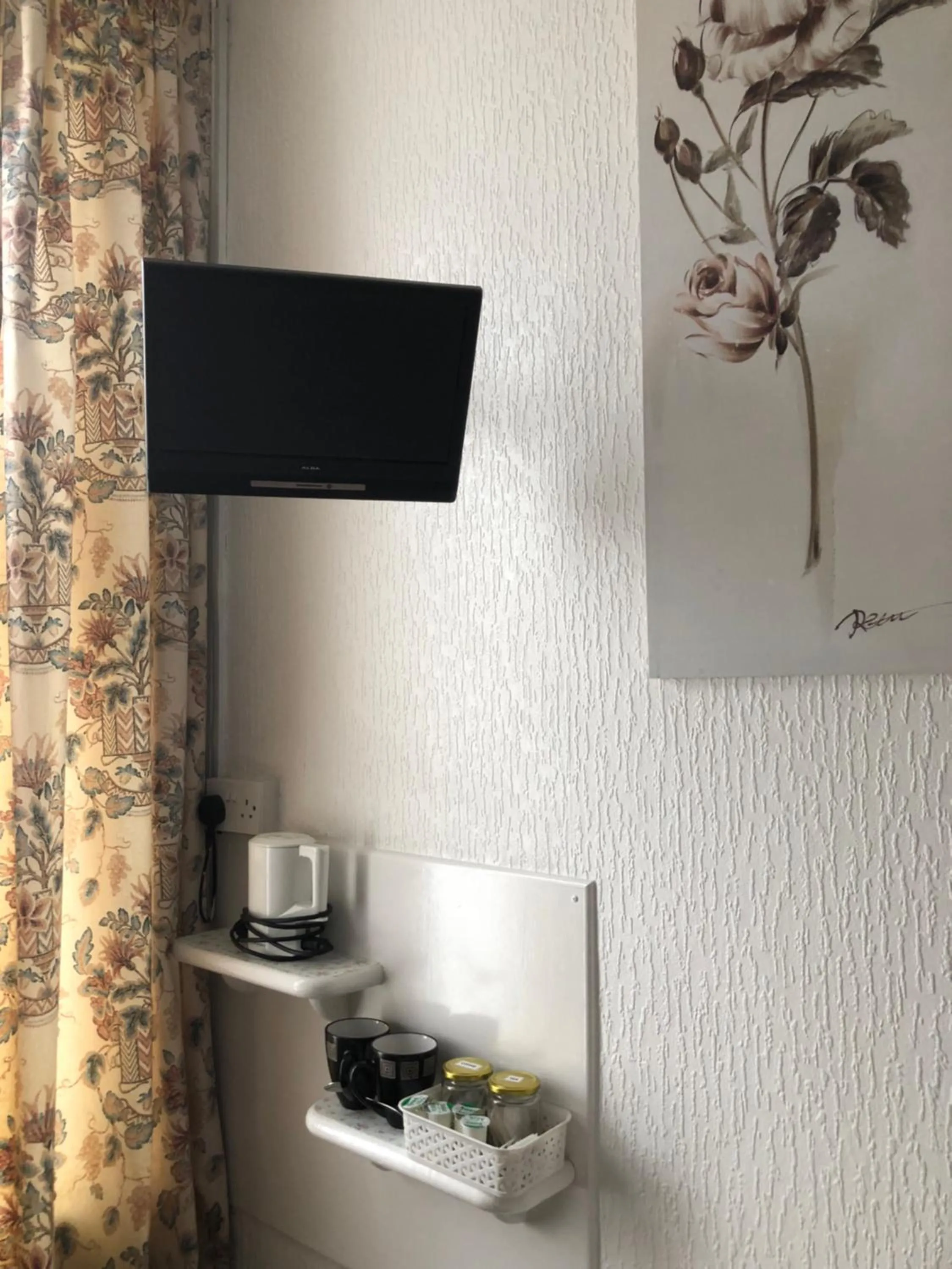 Coffee/tea facilities in Melrose Hotel