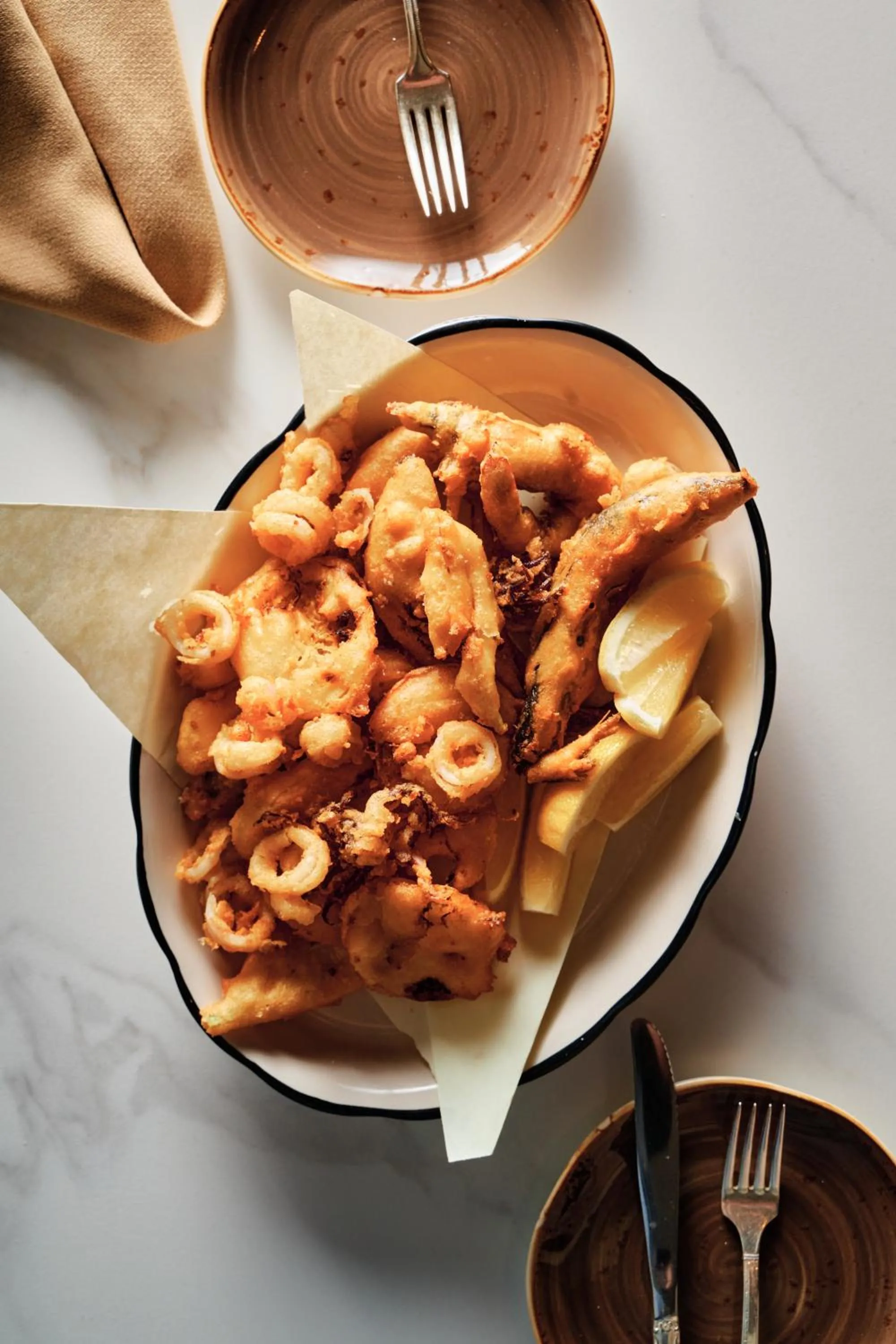 Restaurant/places to eat in Hotel Grand Stark