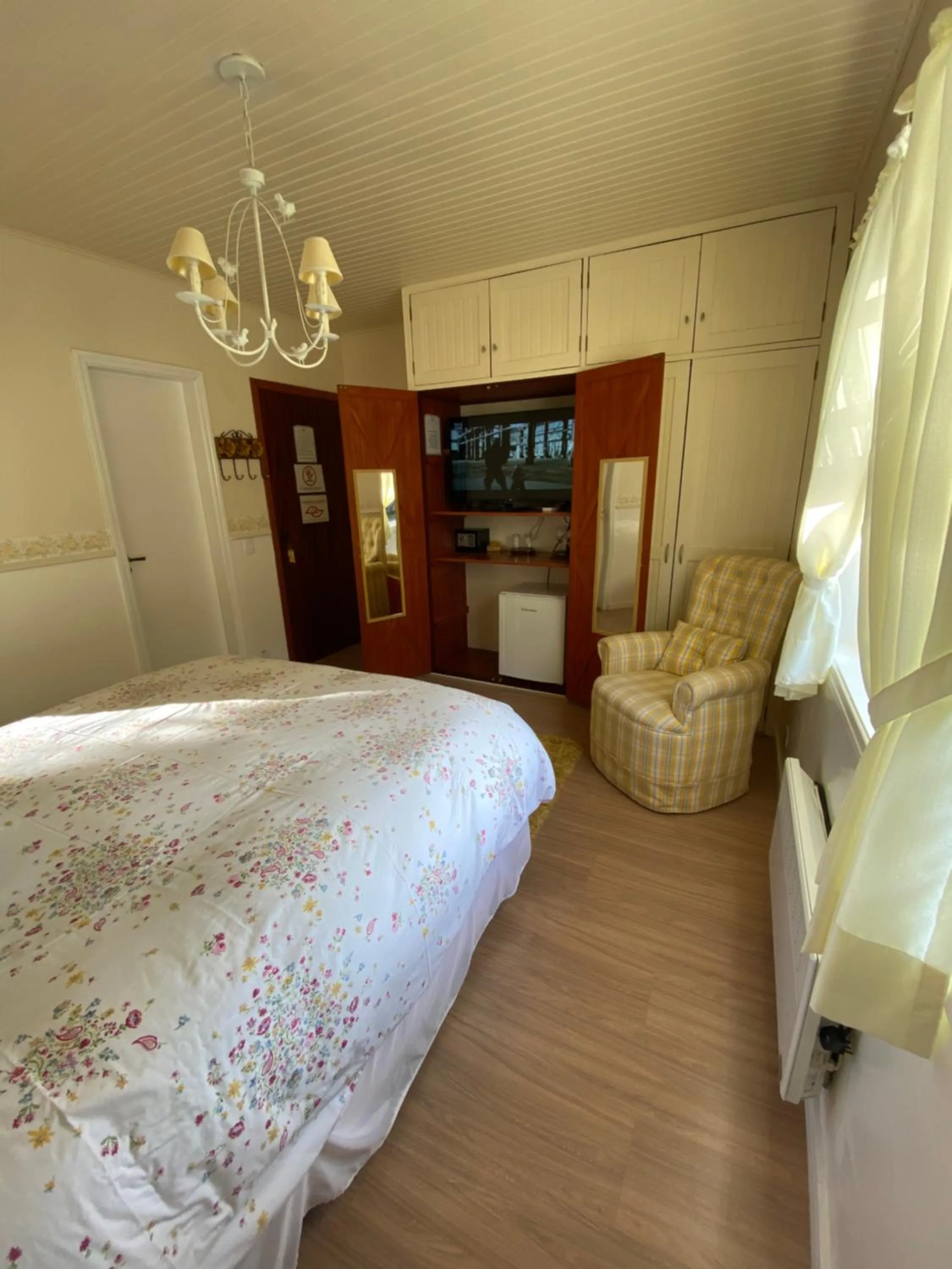 Bedroom, Bed in Pousada Chateau Colinas