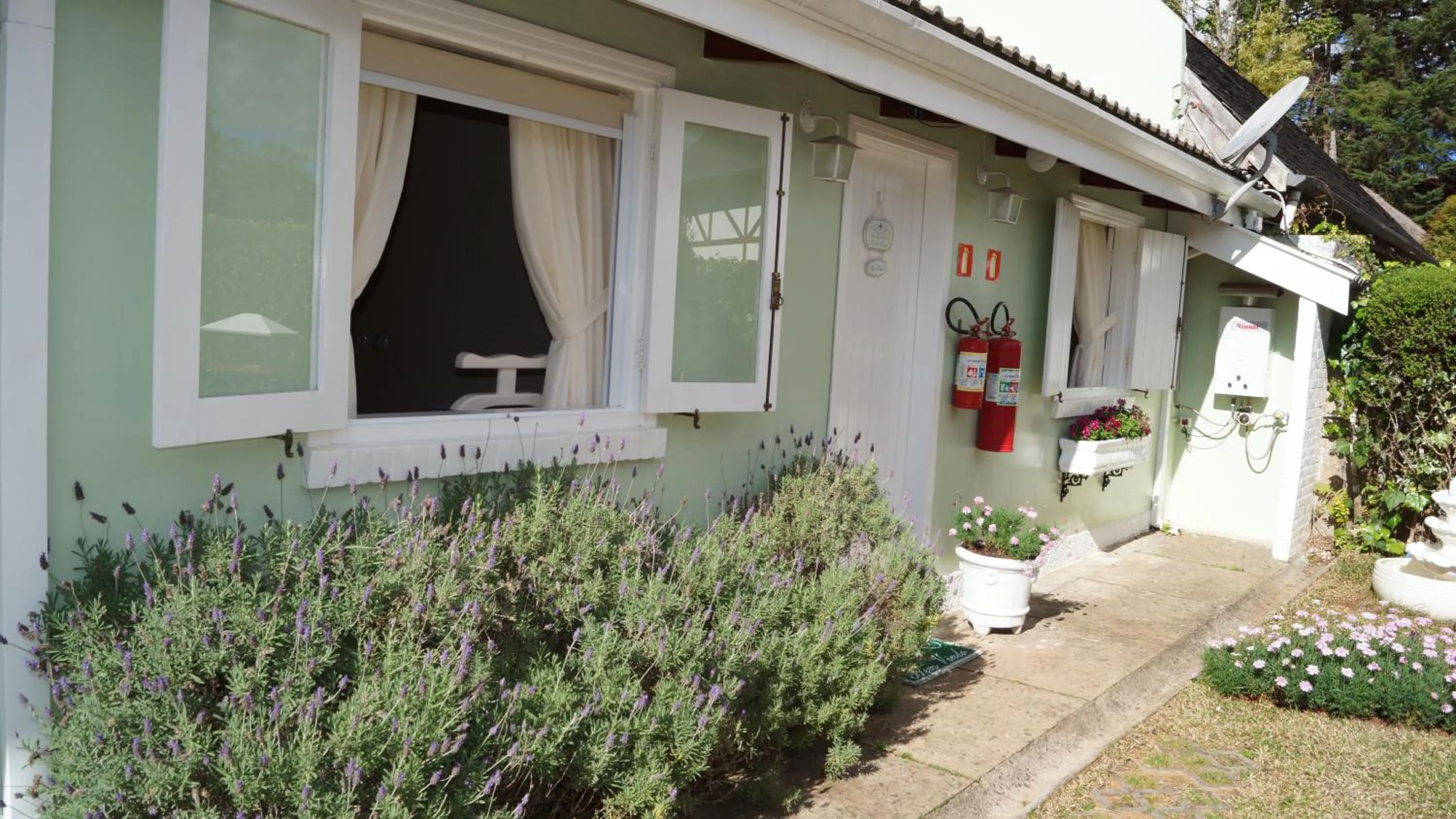 Facade/entrance in Pousada Chateau Colinas