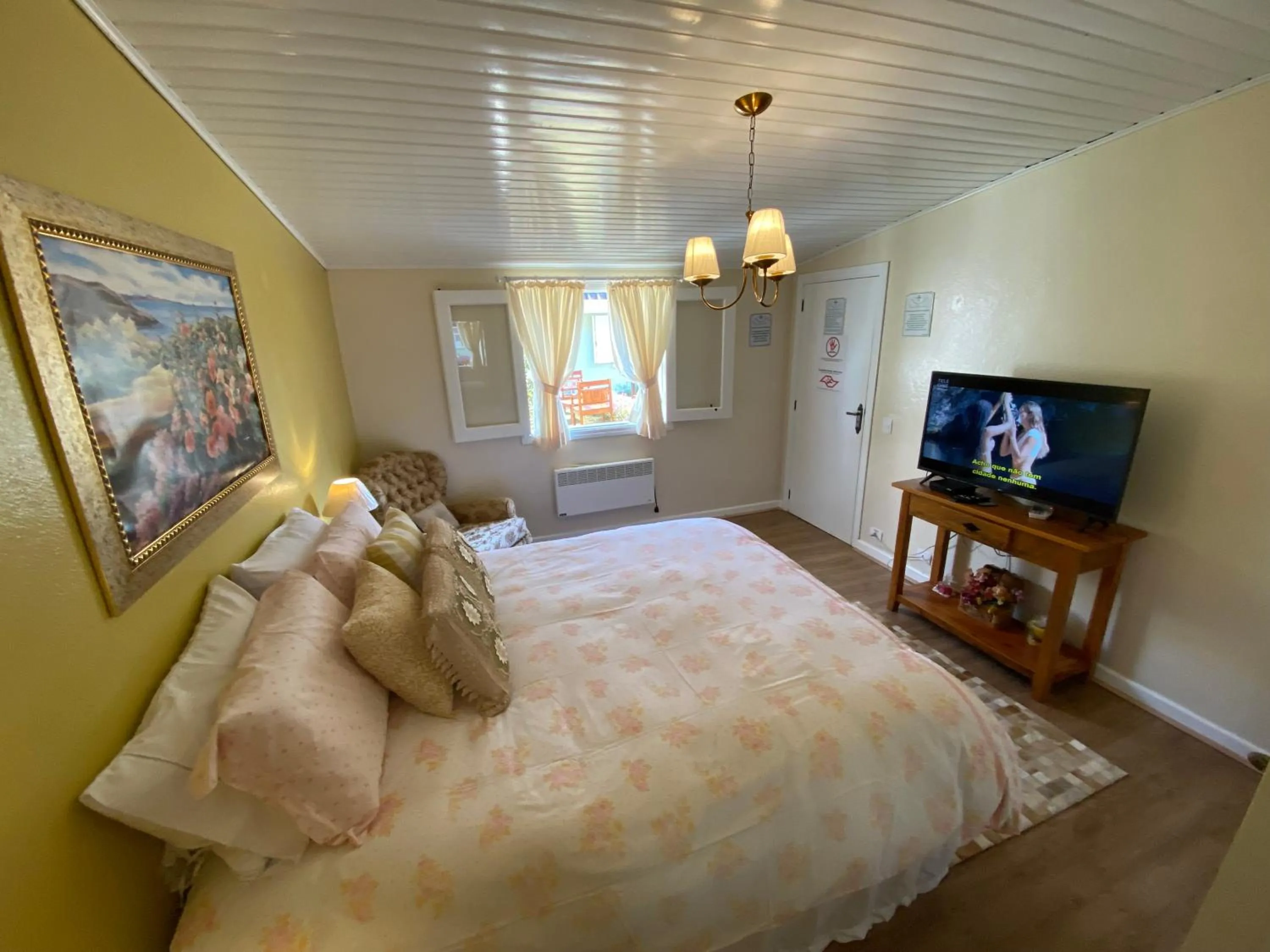 Bedroom, Bed in Pousada Chateau Colinas