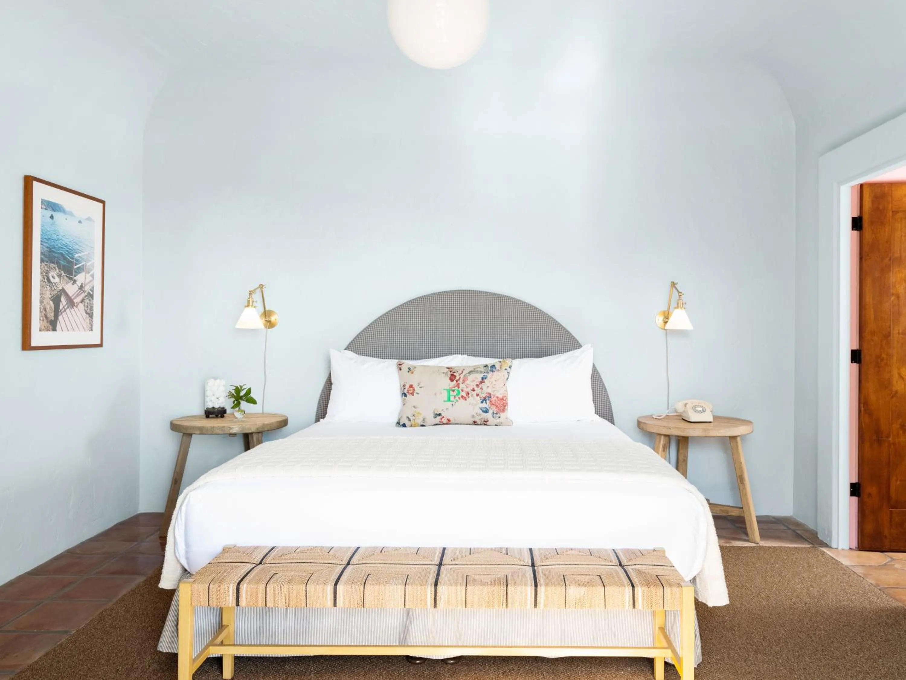 Bed in Palihouse Santa Barbara