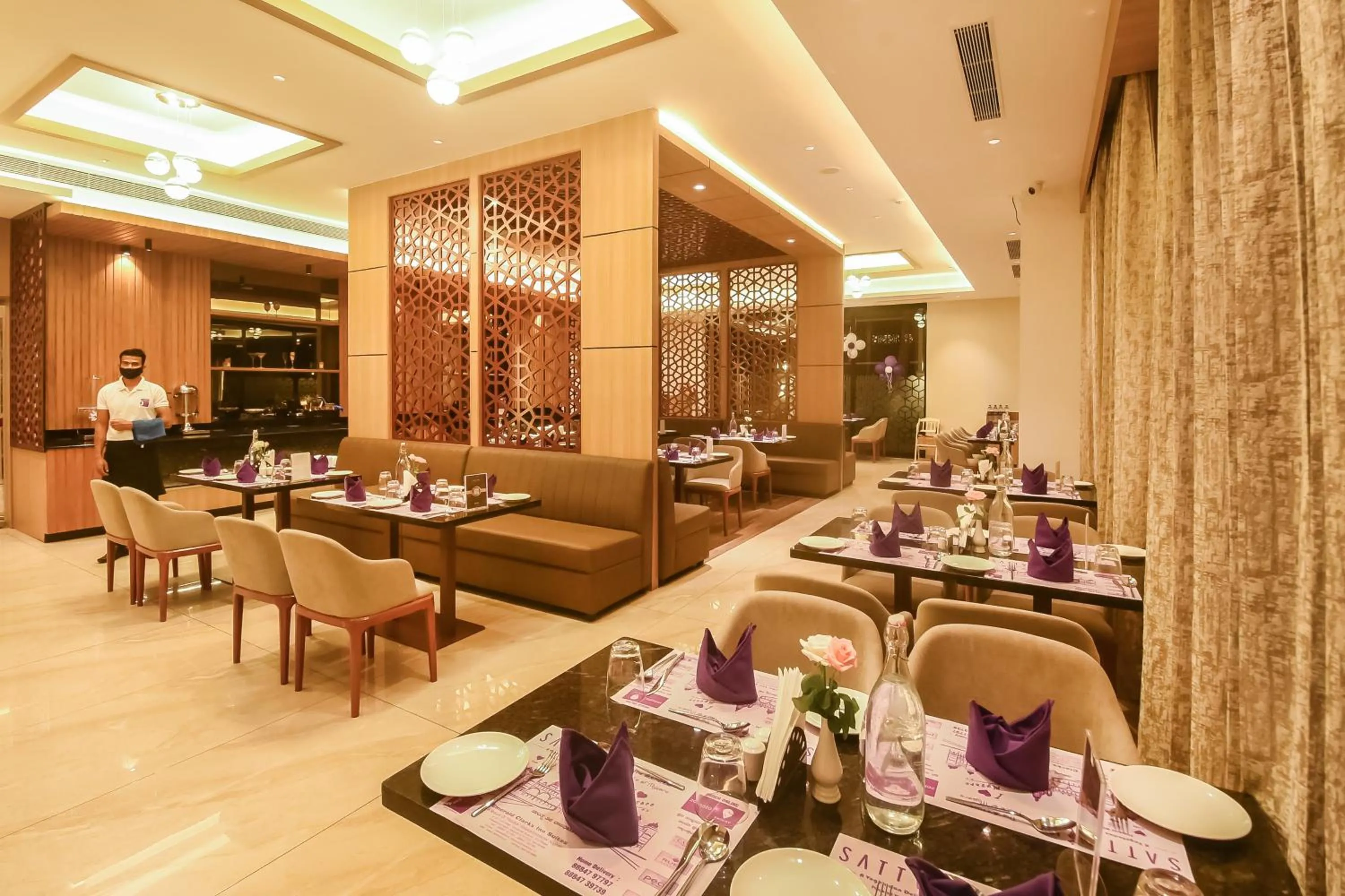 Restaurant/places to eat in Emerald Clarks Inn Suites