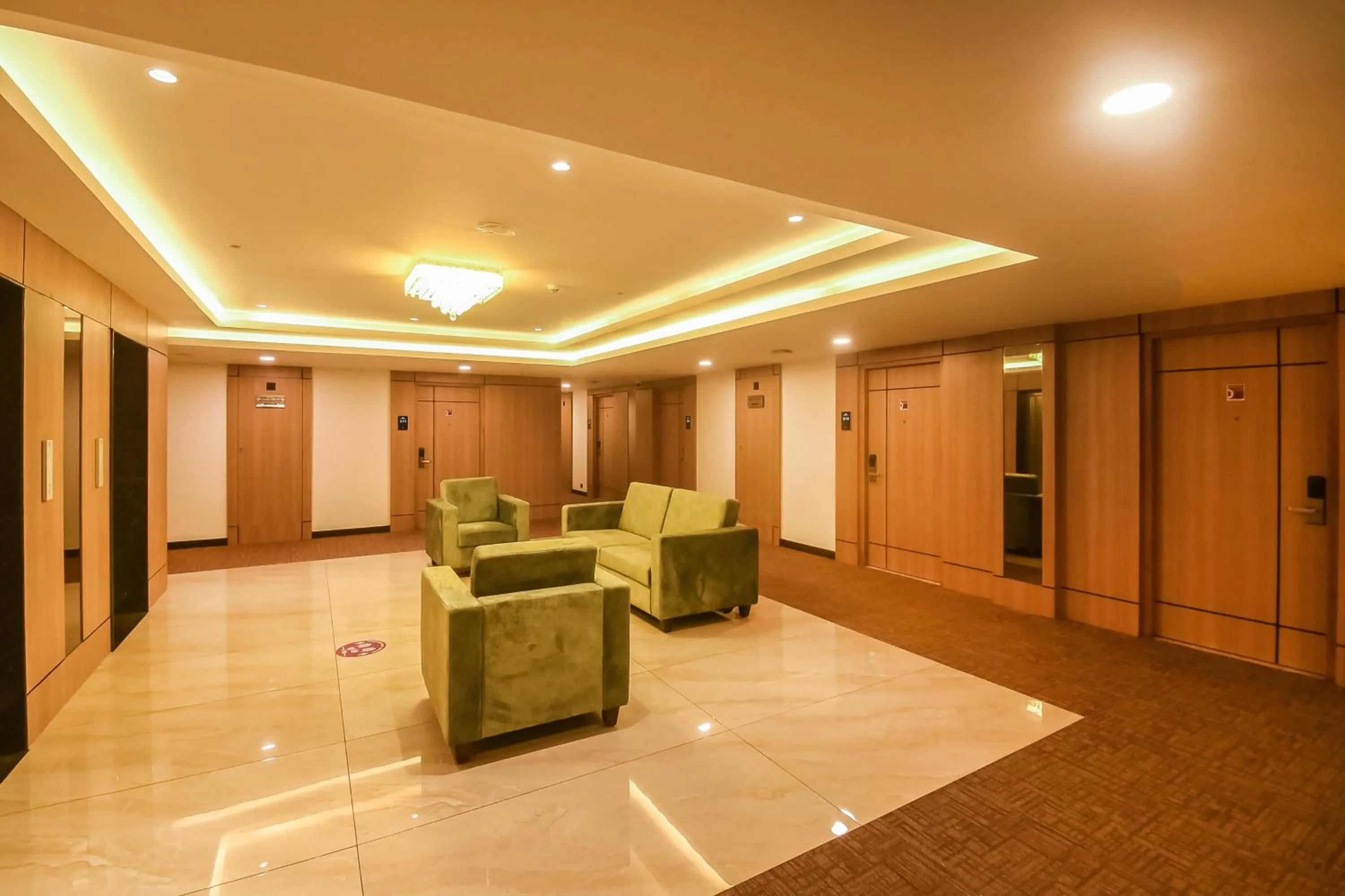 Emerald Clarks Inn Suites