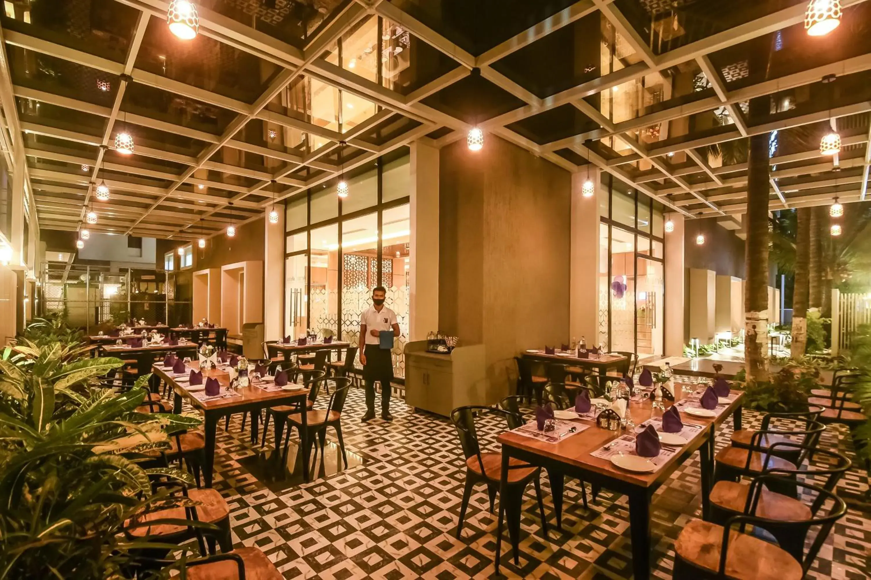 Buffet breakfast in Emerald Clarks Inn Suites Buffet breakfast in Emerald Clarks Inn Suites