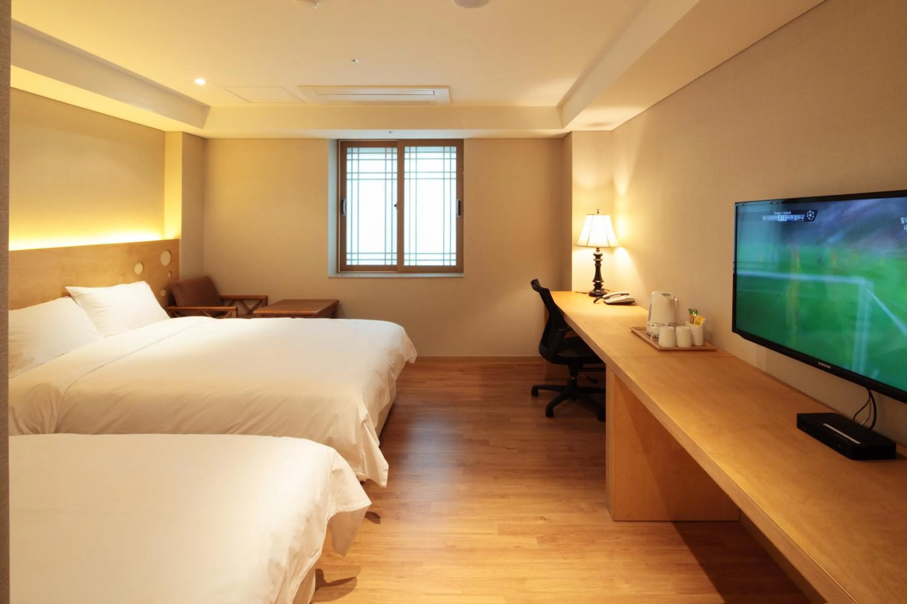 Day, Bed in Dream House