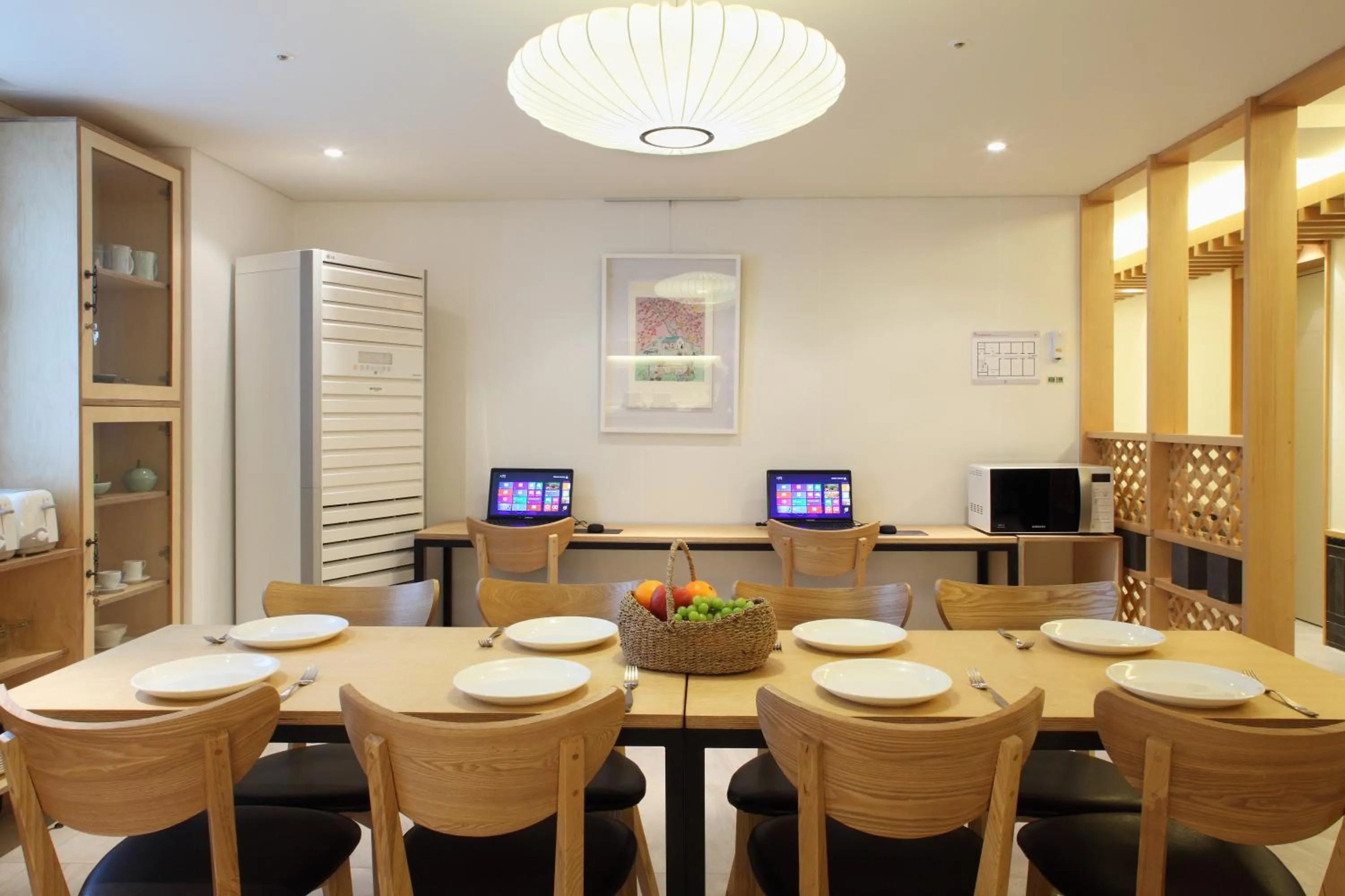 Restaurant/places to eat in Dream House