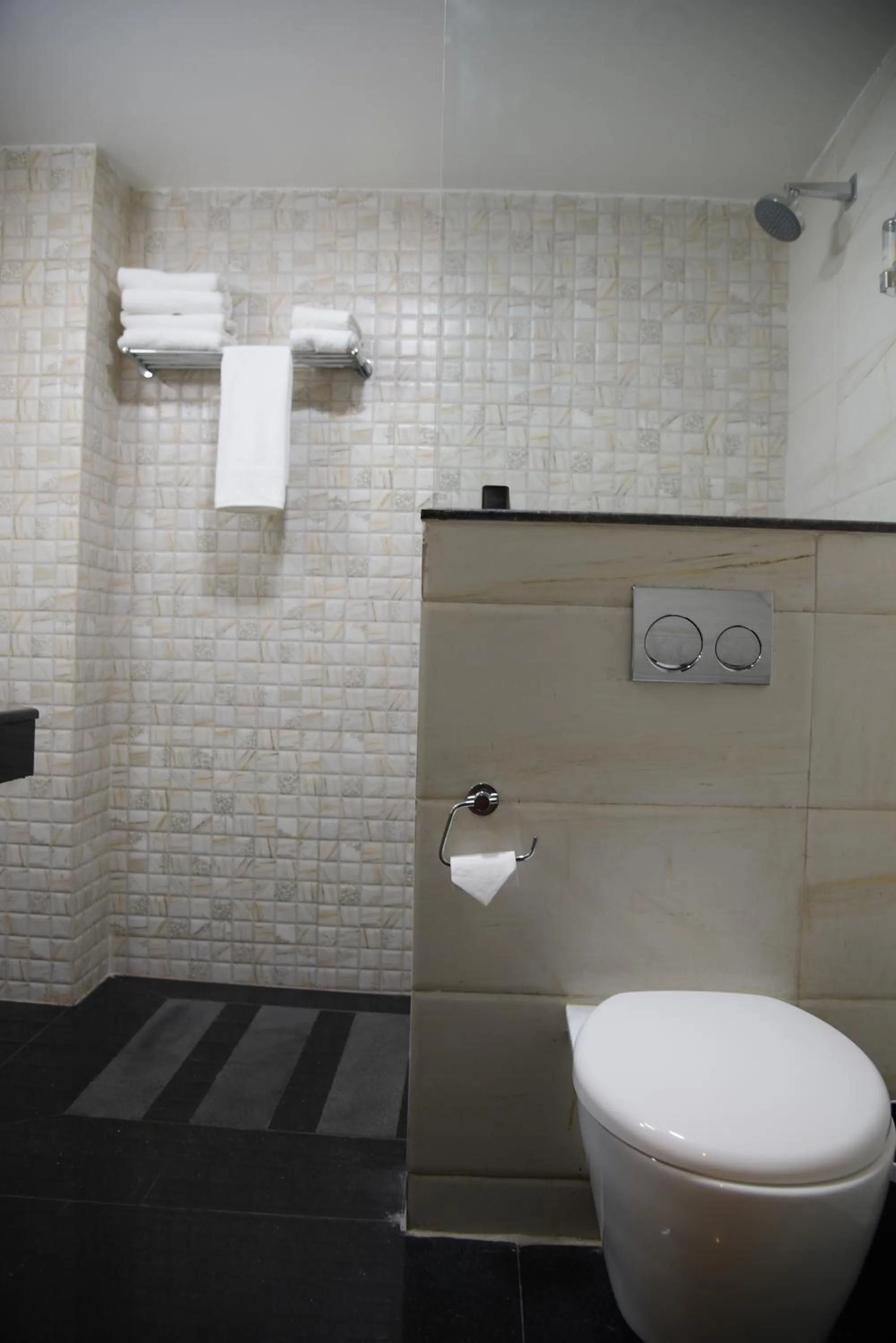 Bathroom in Broadway Inn