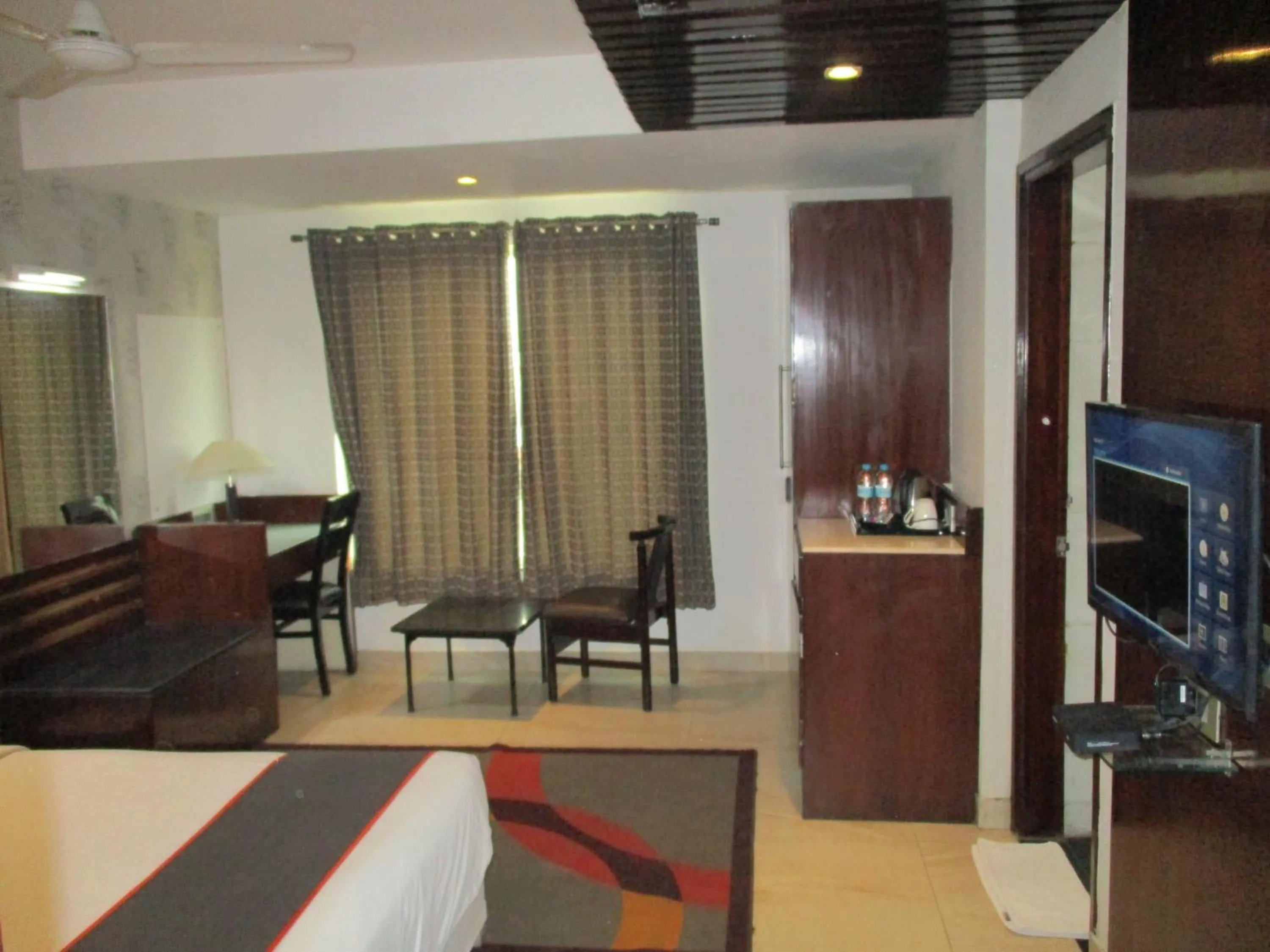 TV and multimedia, Bed in Broadway Inn