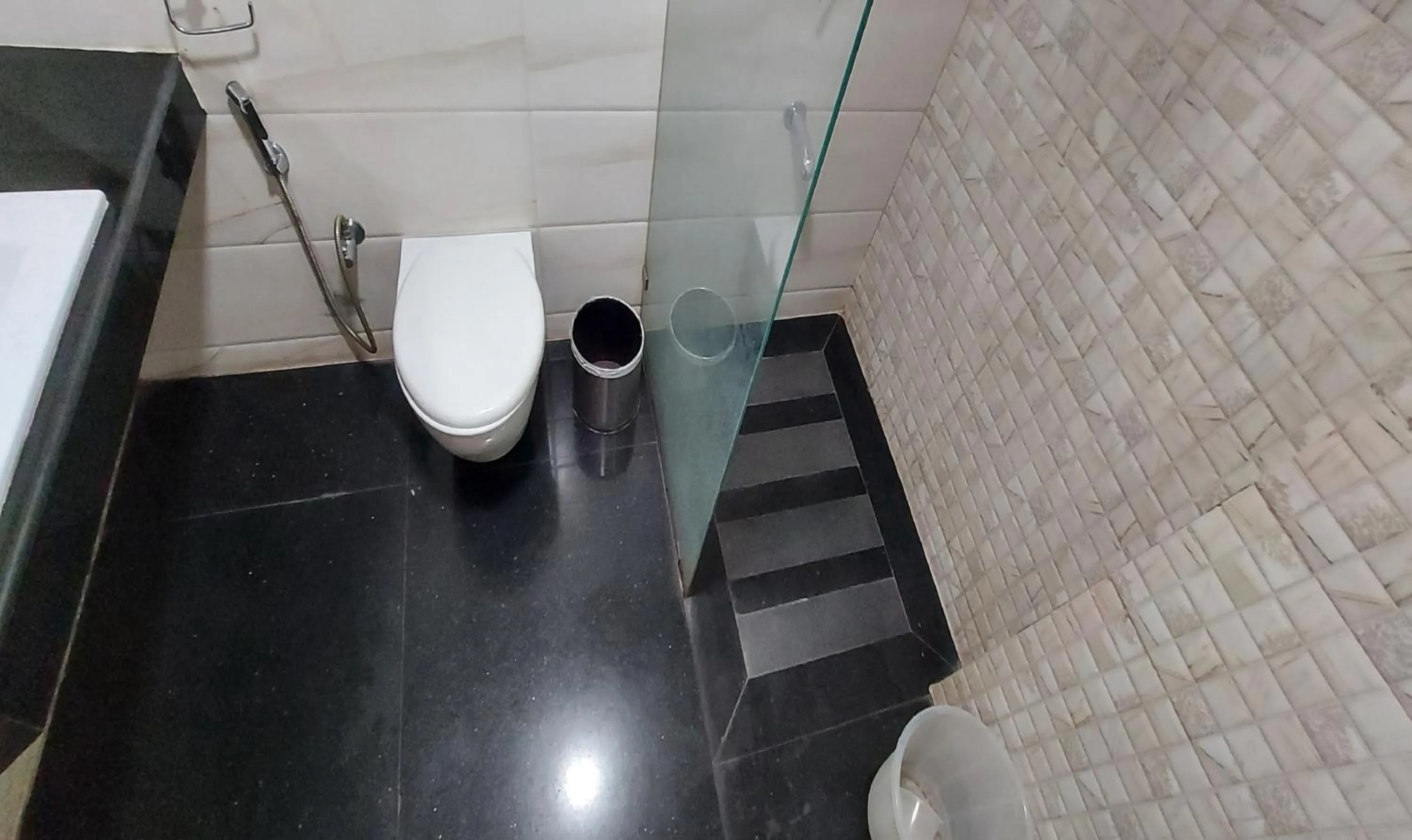 Bathroom in Broadway Inn