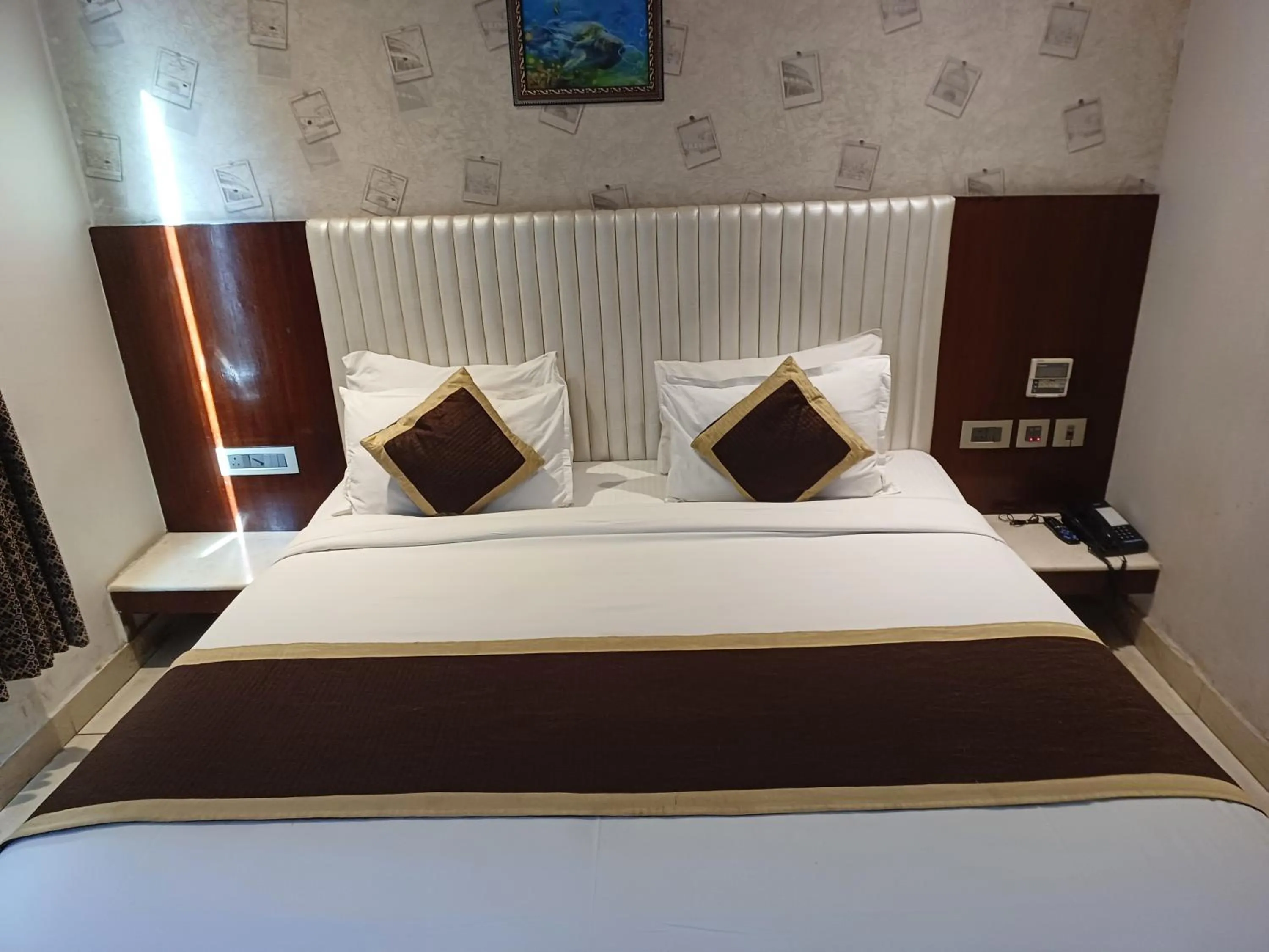 Bed in Broadway Inn