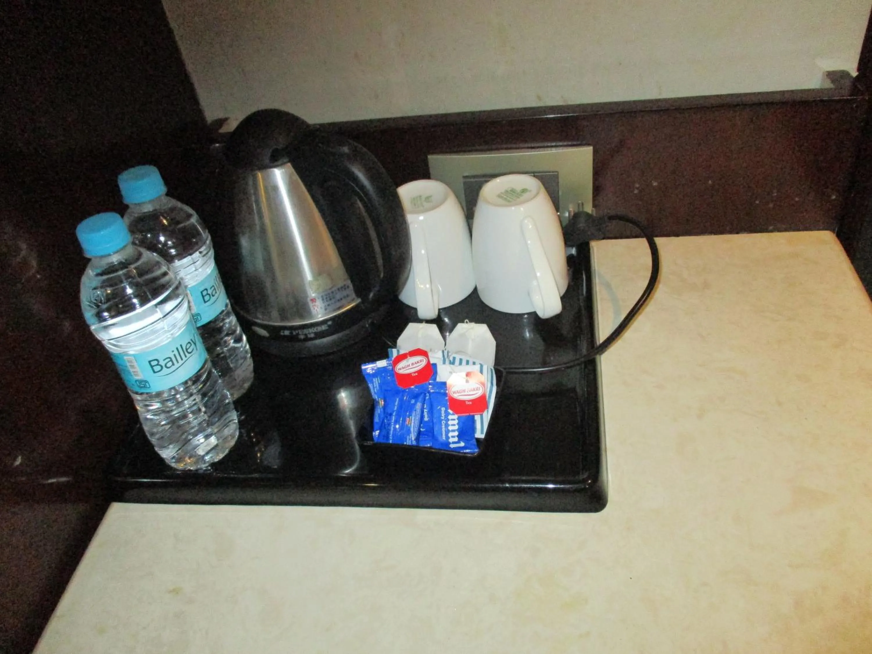 Coffee/tea facilities in Broadway Inn
