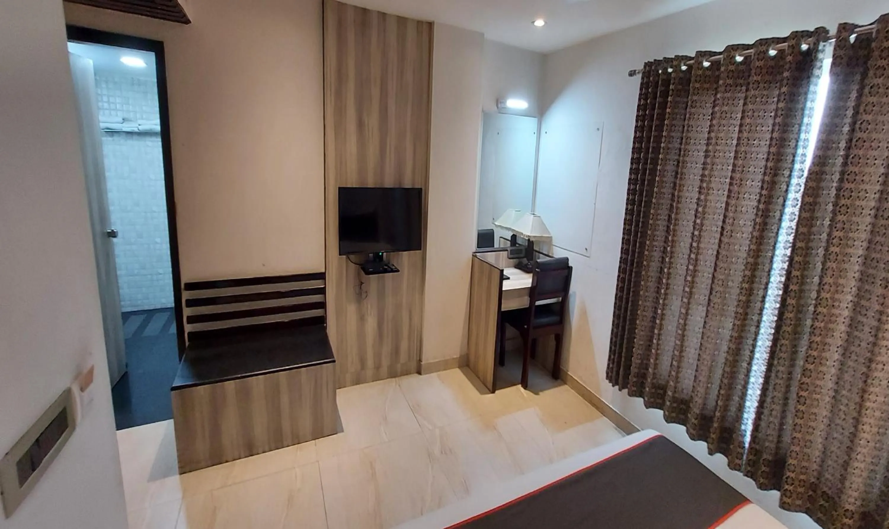 TV and multimedia, Bed in Broadway Inn