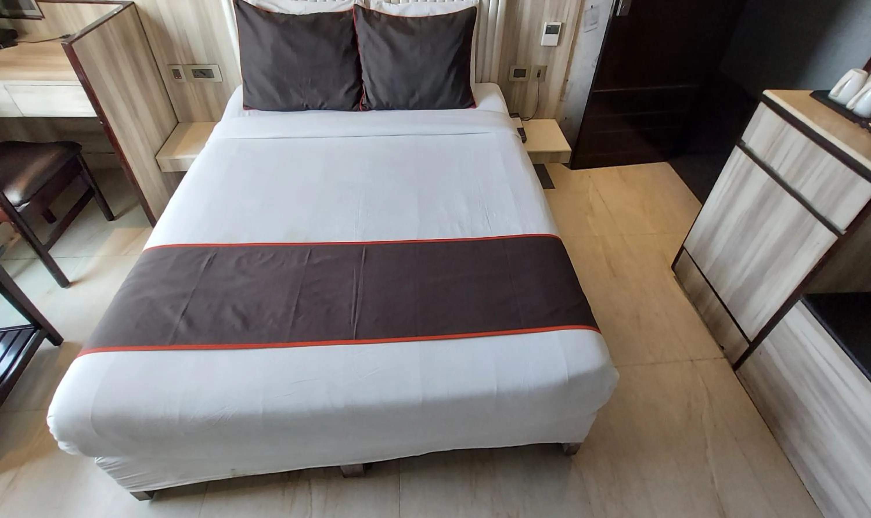 Bed in Broadway Inn