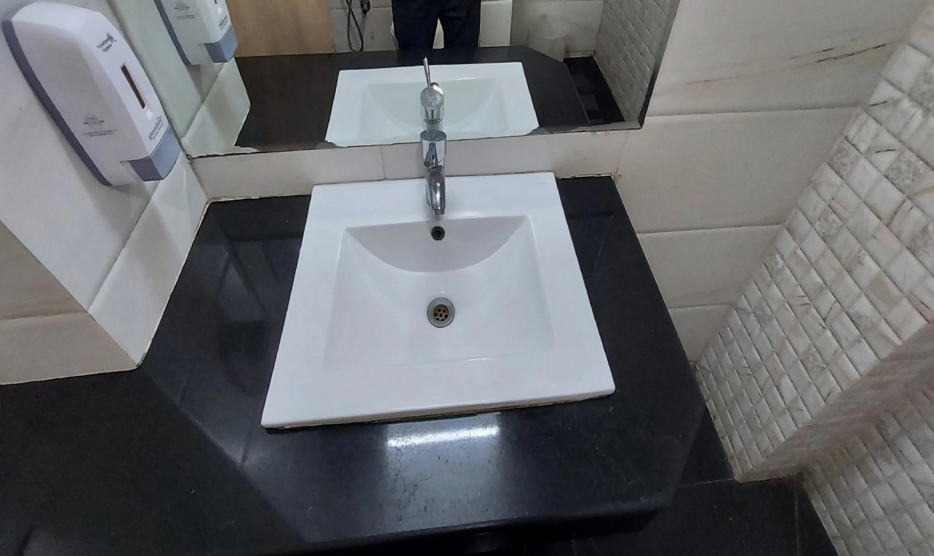 Bathroom in Broadway Inn
