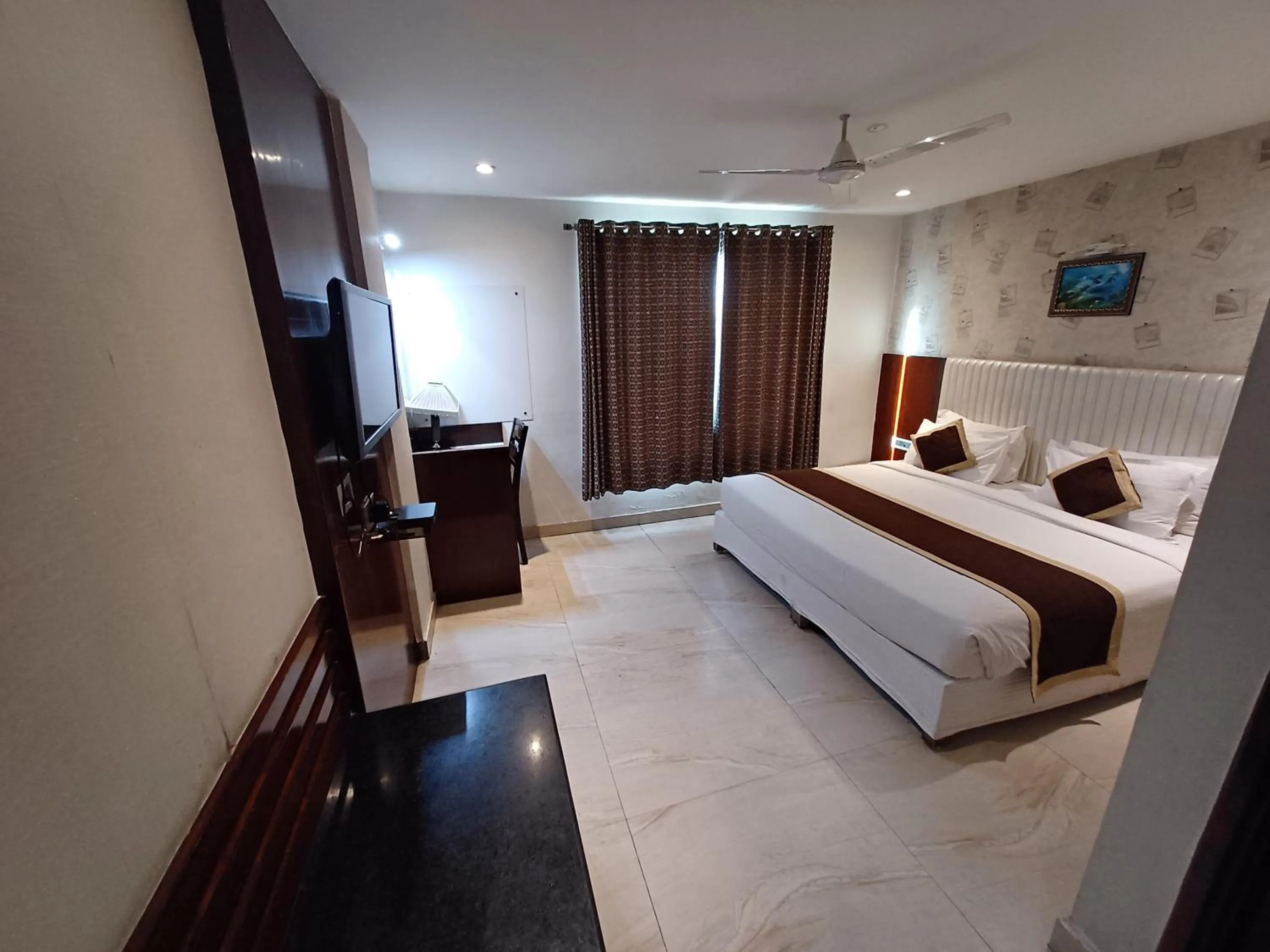 Bed in Broadway Inn