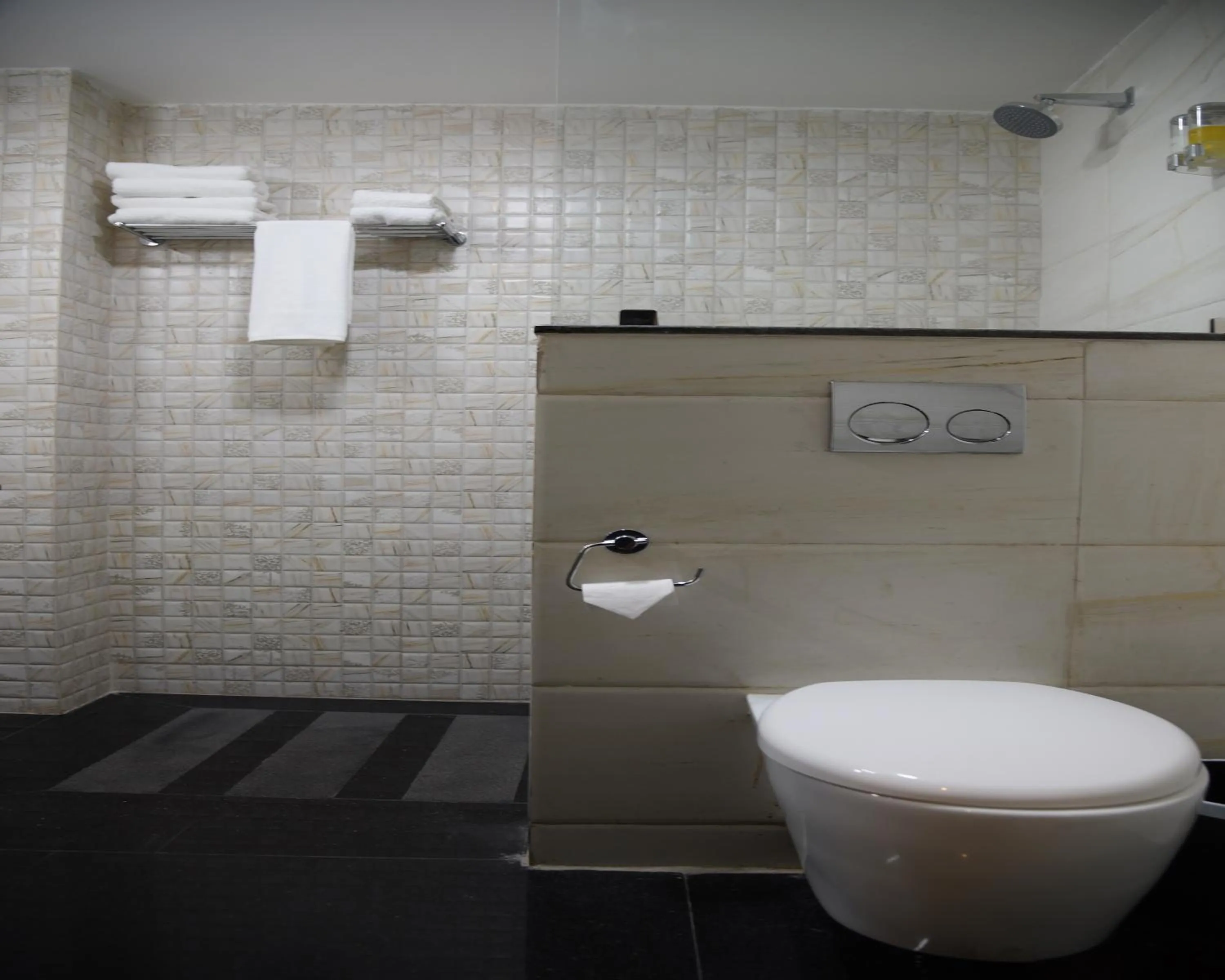 Bathroom in Broadway Inn