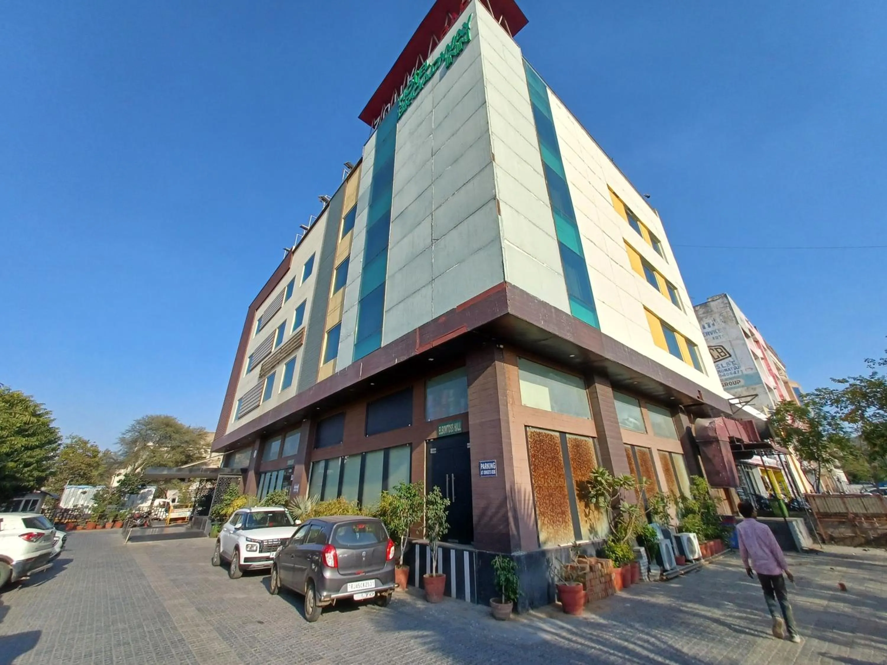 Broadway Inn