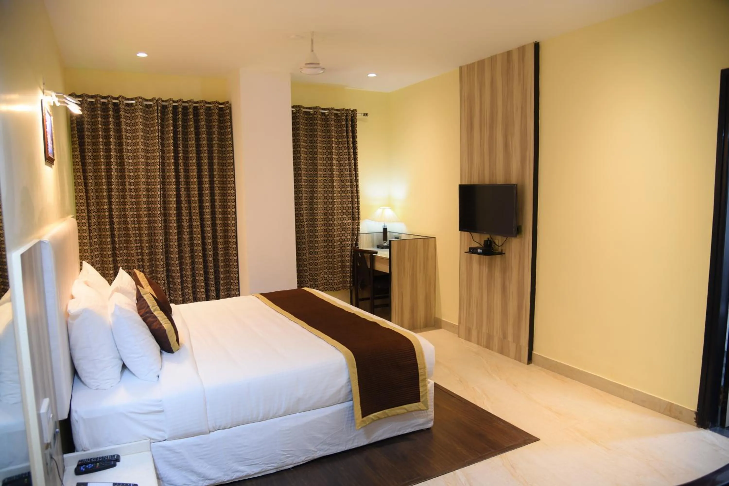 TV and multimedia, Bed in Broadway Inn