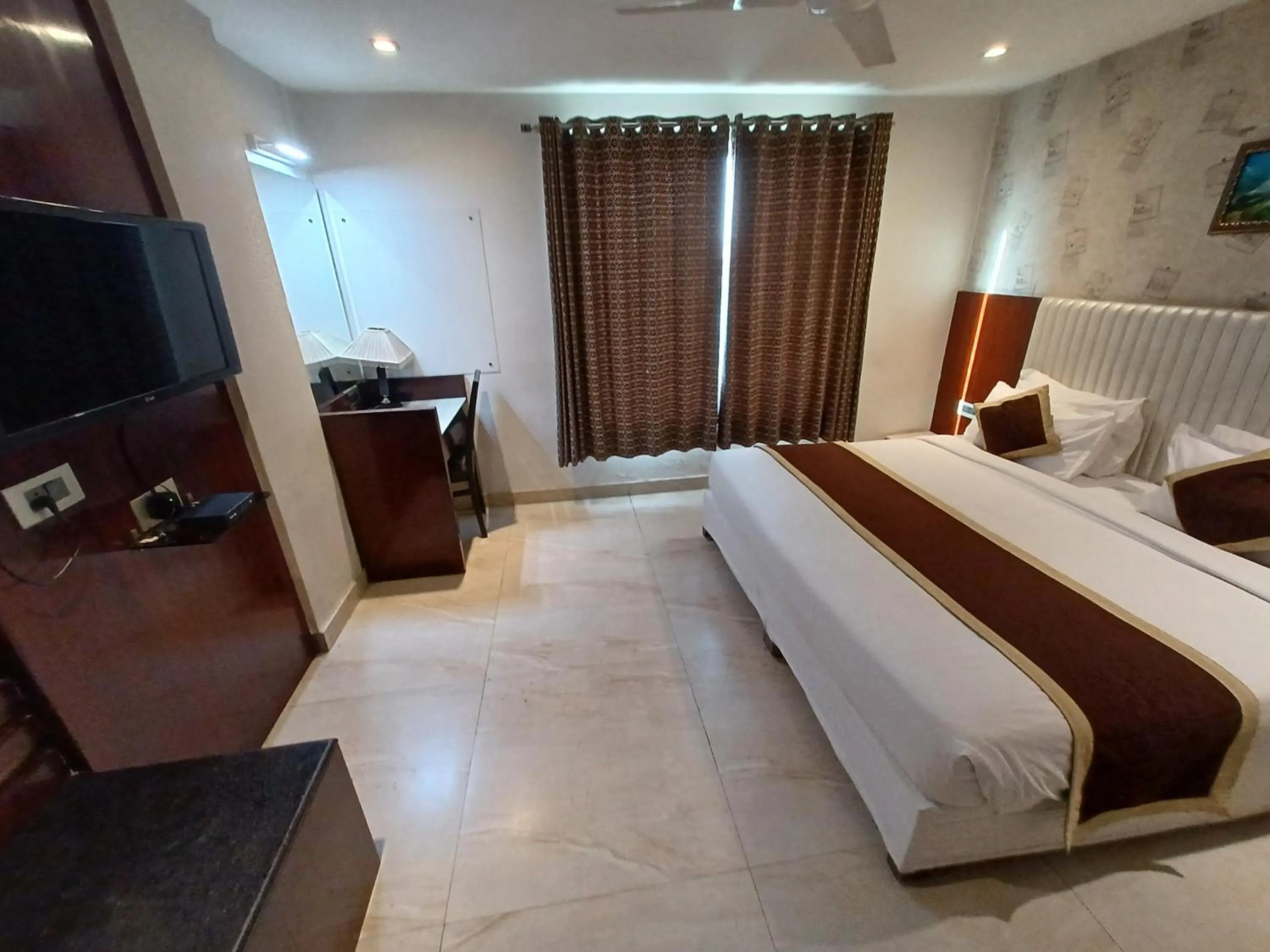 Bed in Broadway Inn