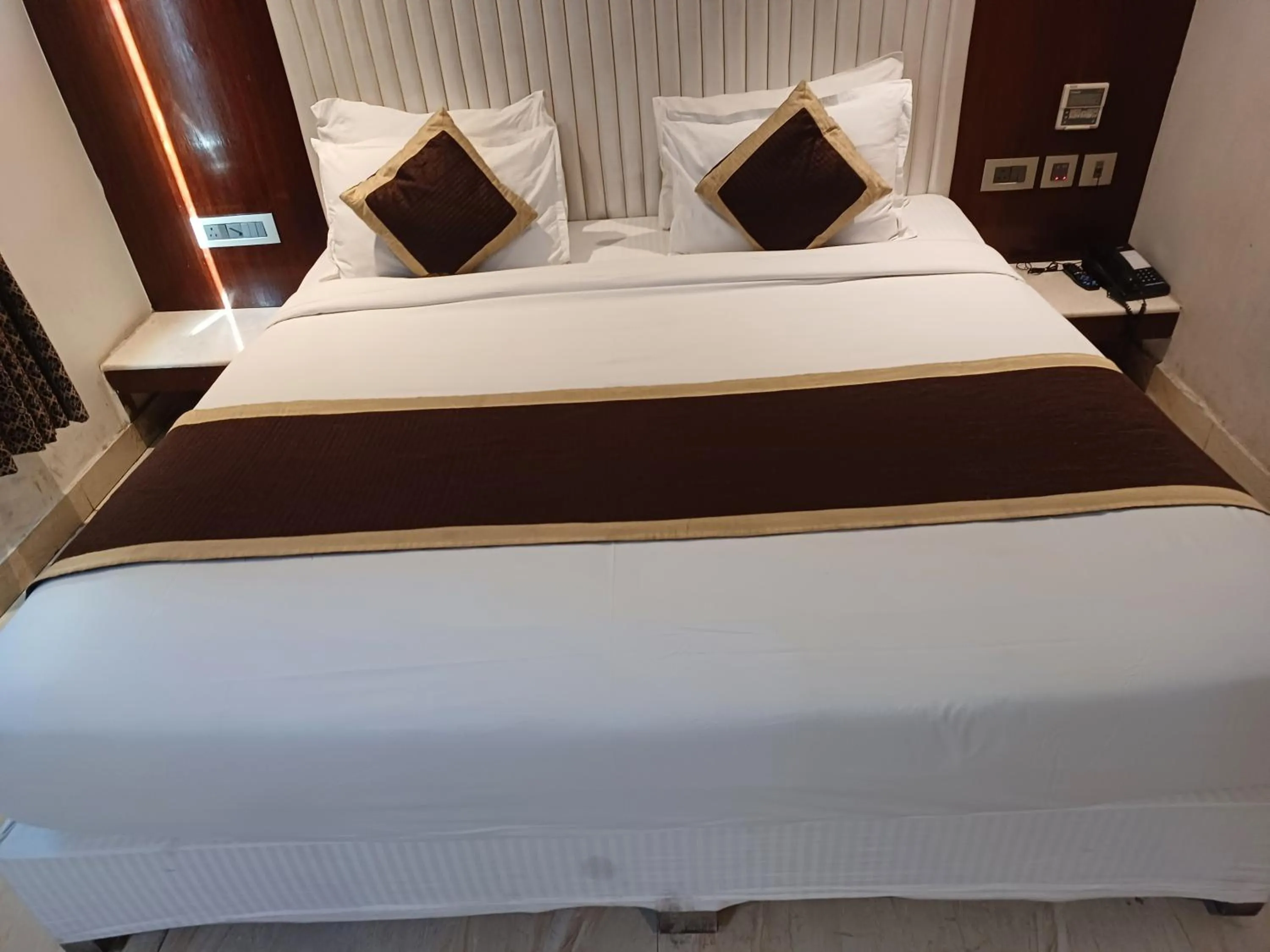 Bed in Broadway Inn