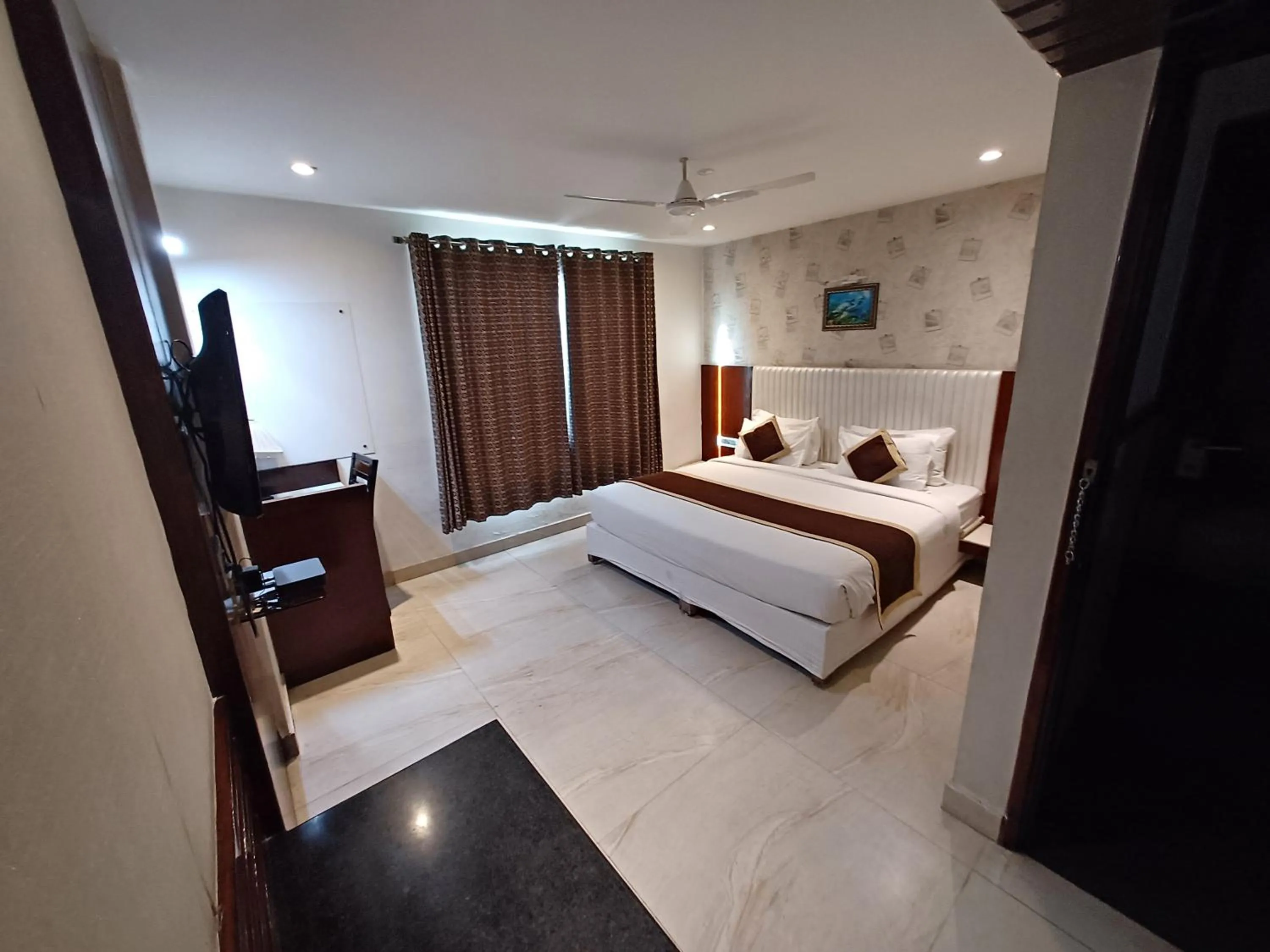 Bed in Broadway Inn