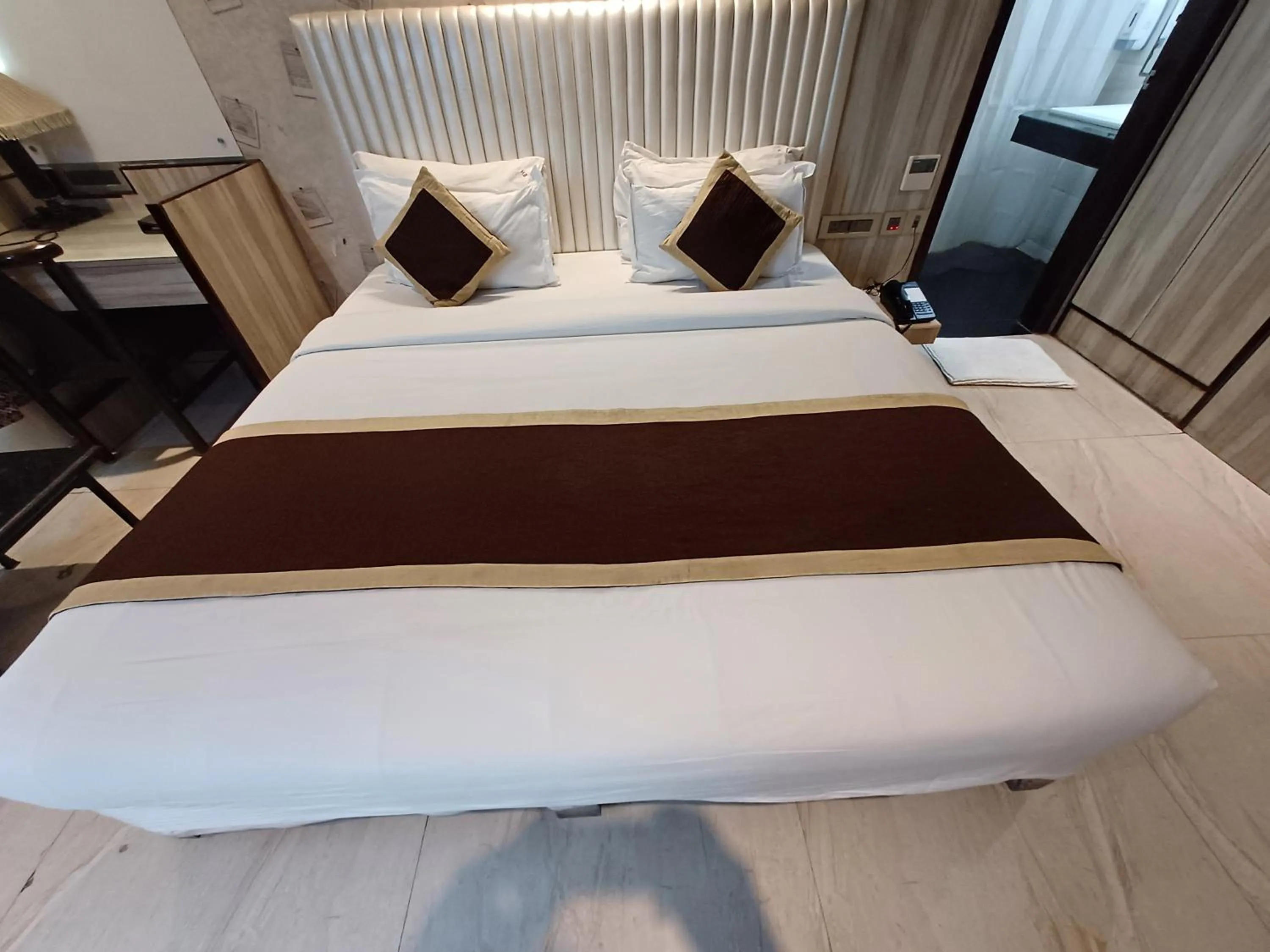 Bed in Broadway Inn