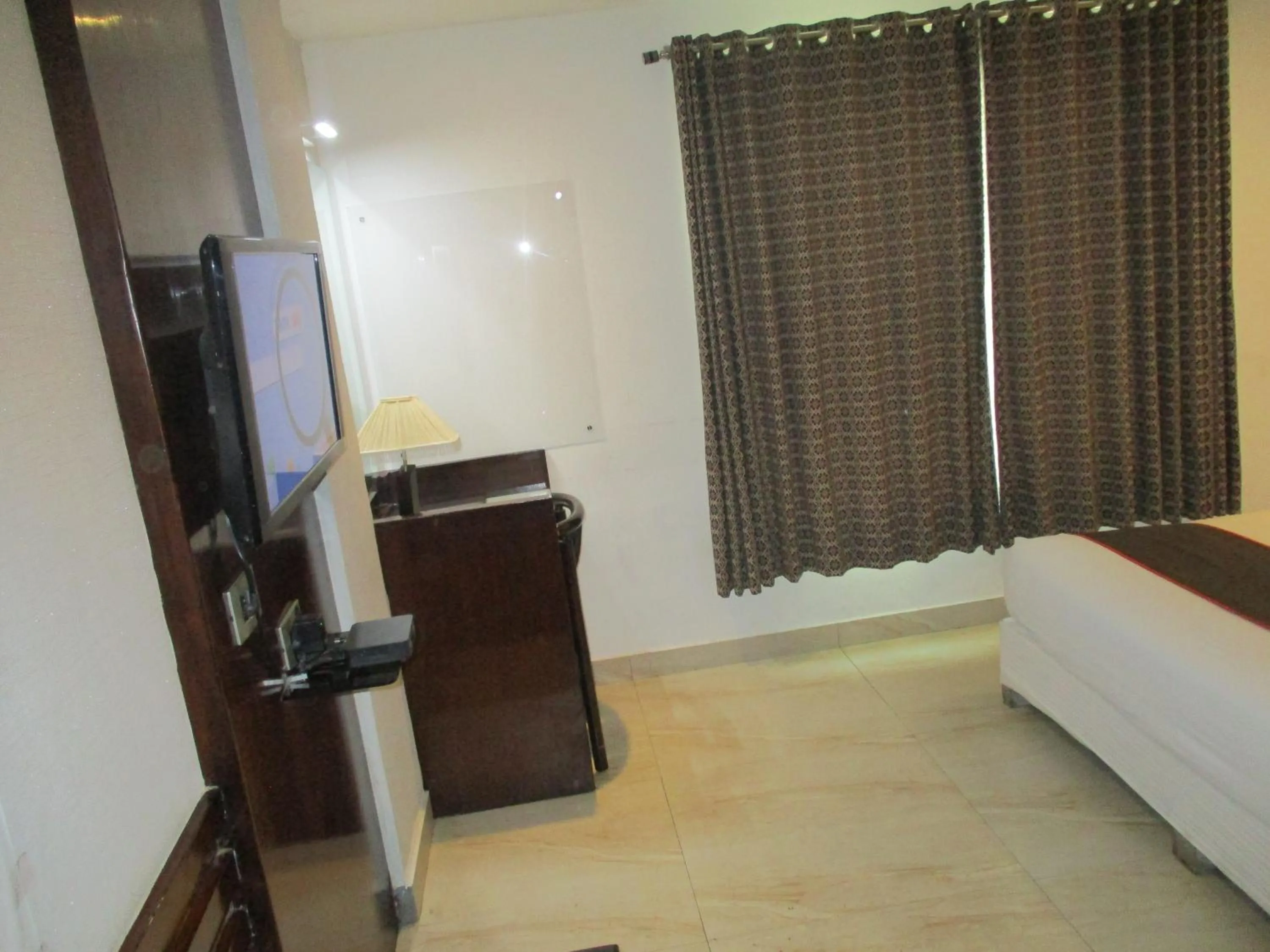 TV and multimedia, Bed in Broadway Inn