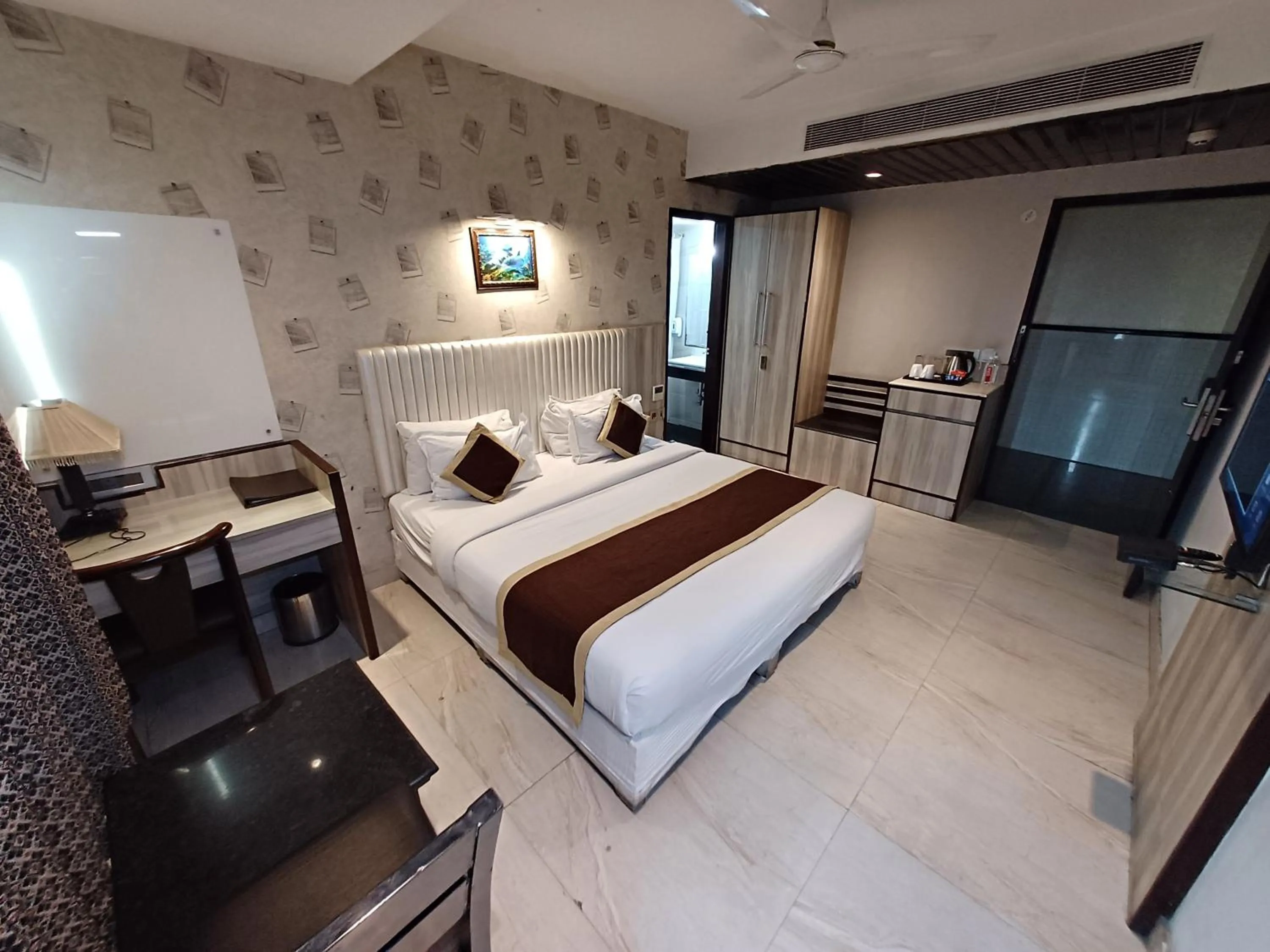 Bed in Broadway Inn