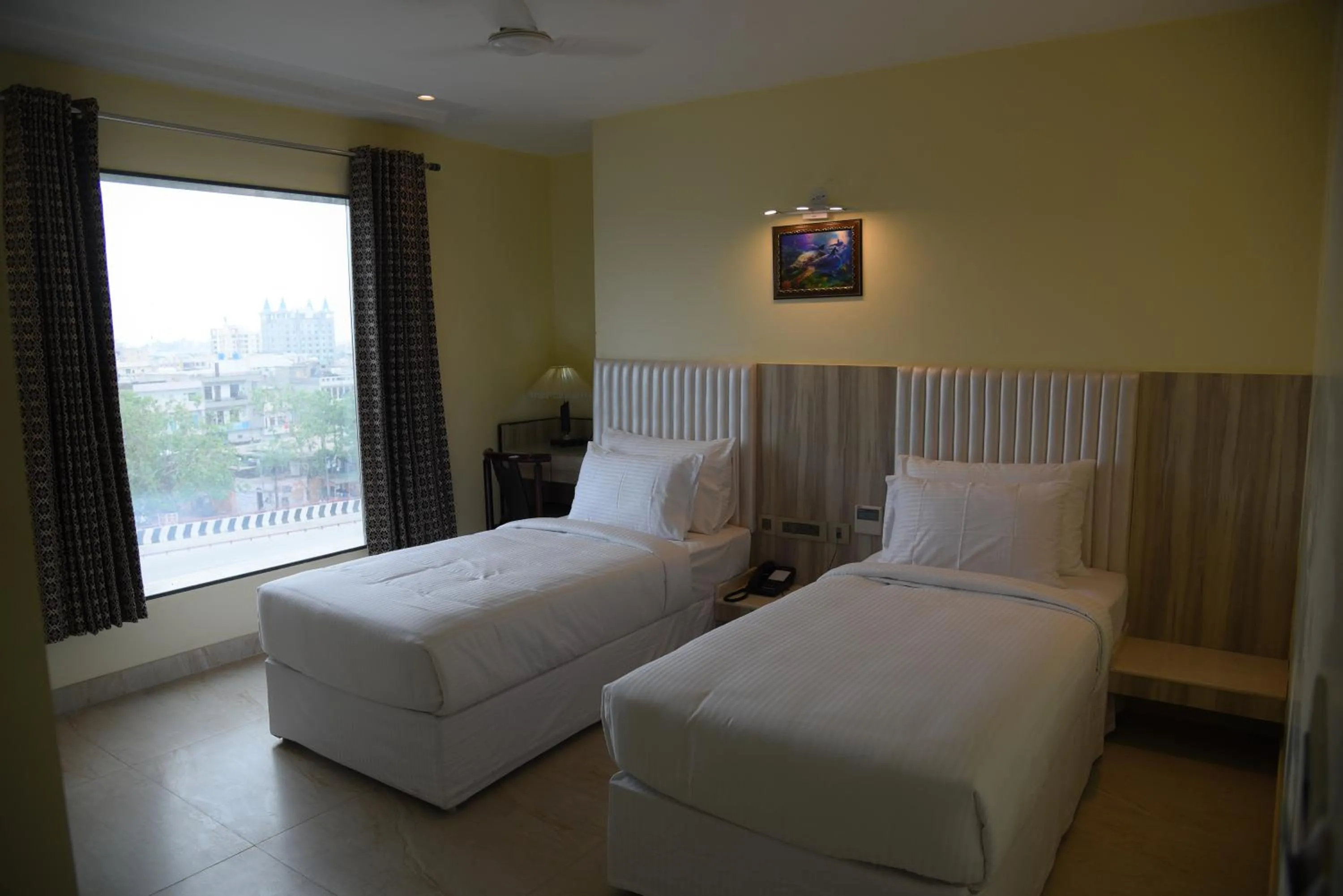 Bed in Broadway Inn