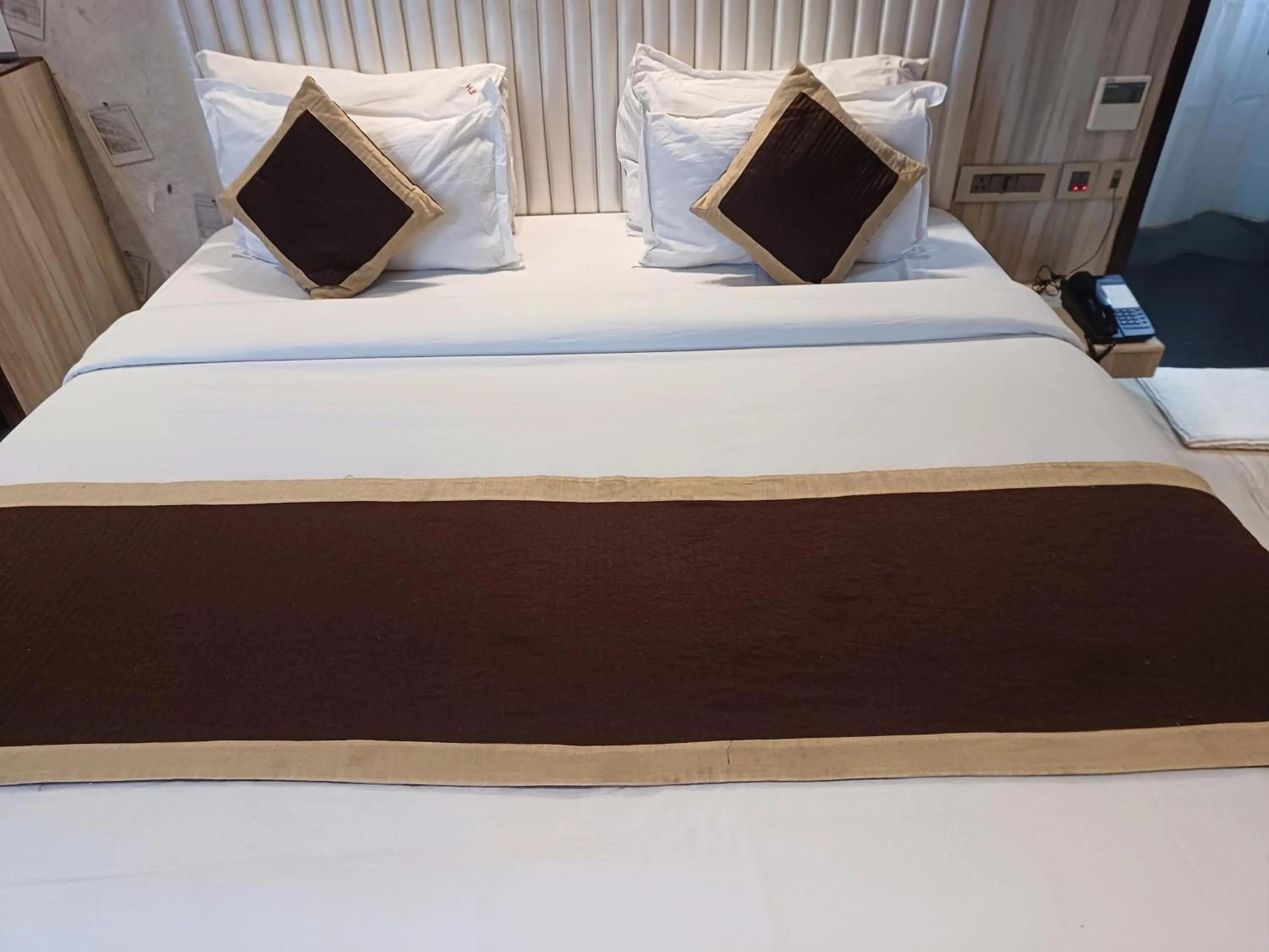 Bed in Broadway Inn