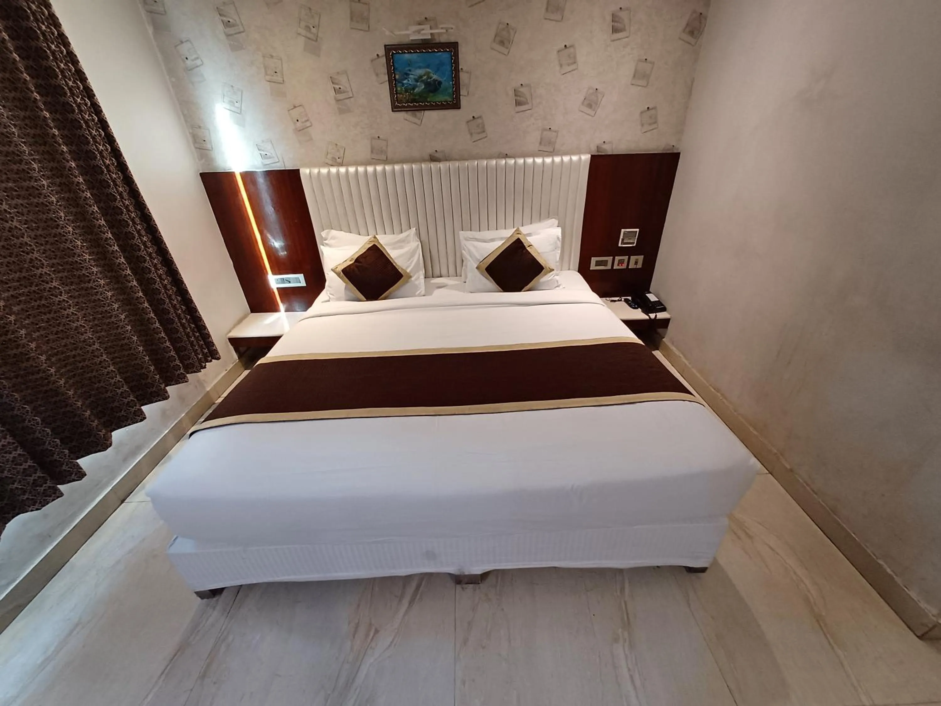 Bed in Broadway Inn