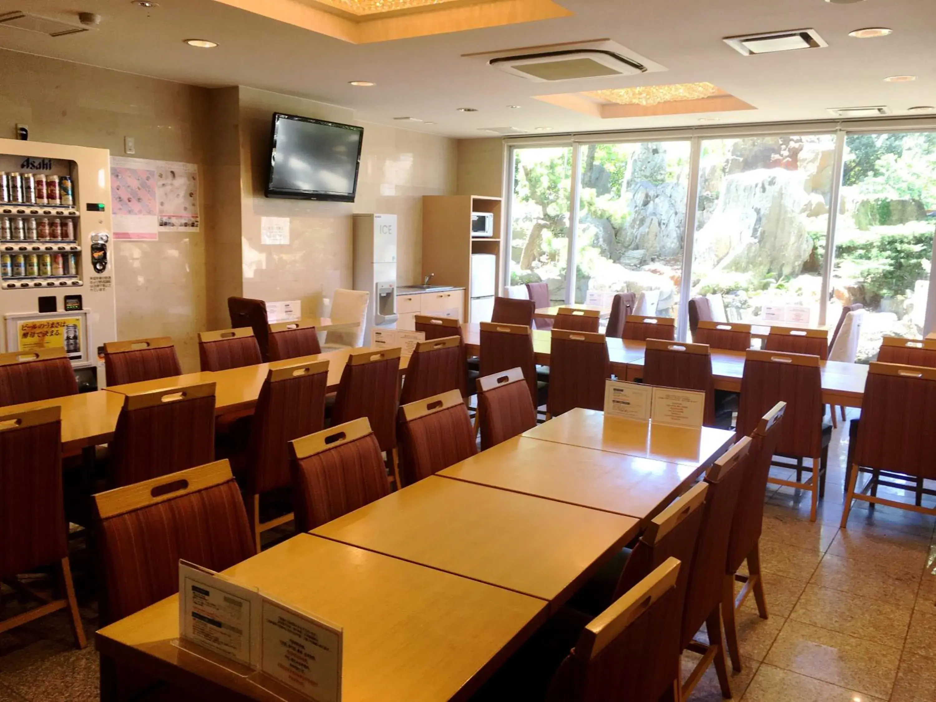 Lounge or bar in Kuretake-INN Omaezaki Lounge or bar in Kuretake-INN Omaezaki