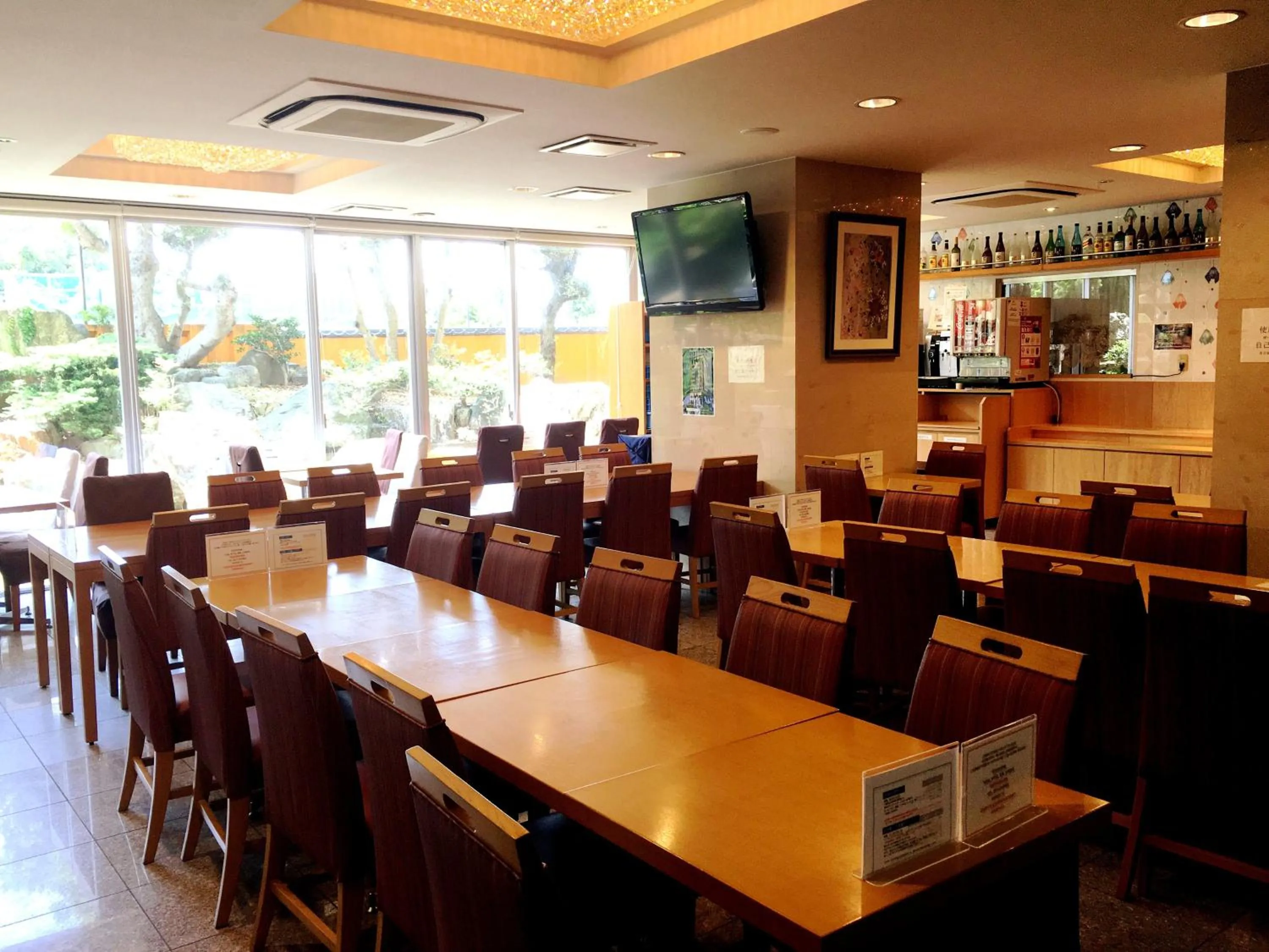 Communal lounge/ TV room in Kuretake-INN Omaezaki