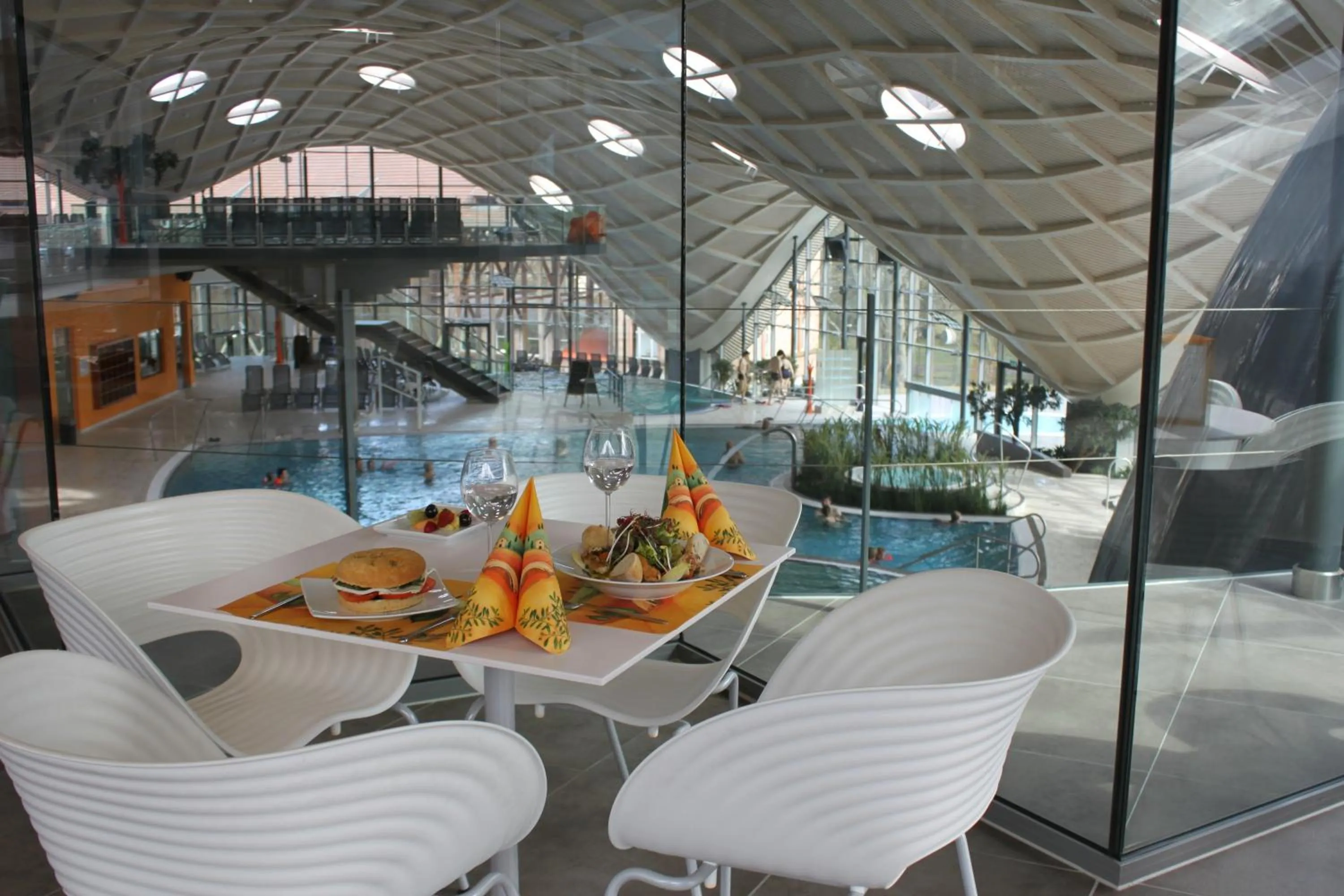 Restaurant/places to eat in Hotel an der Therme