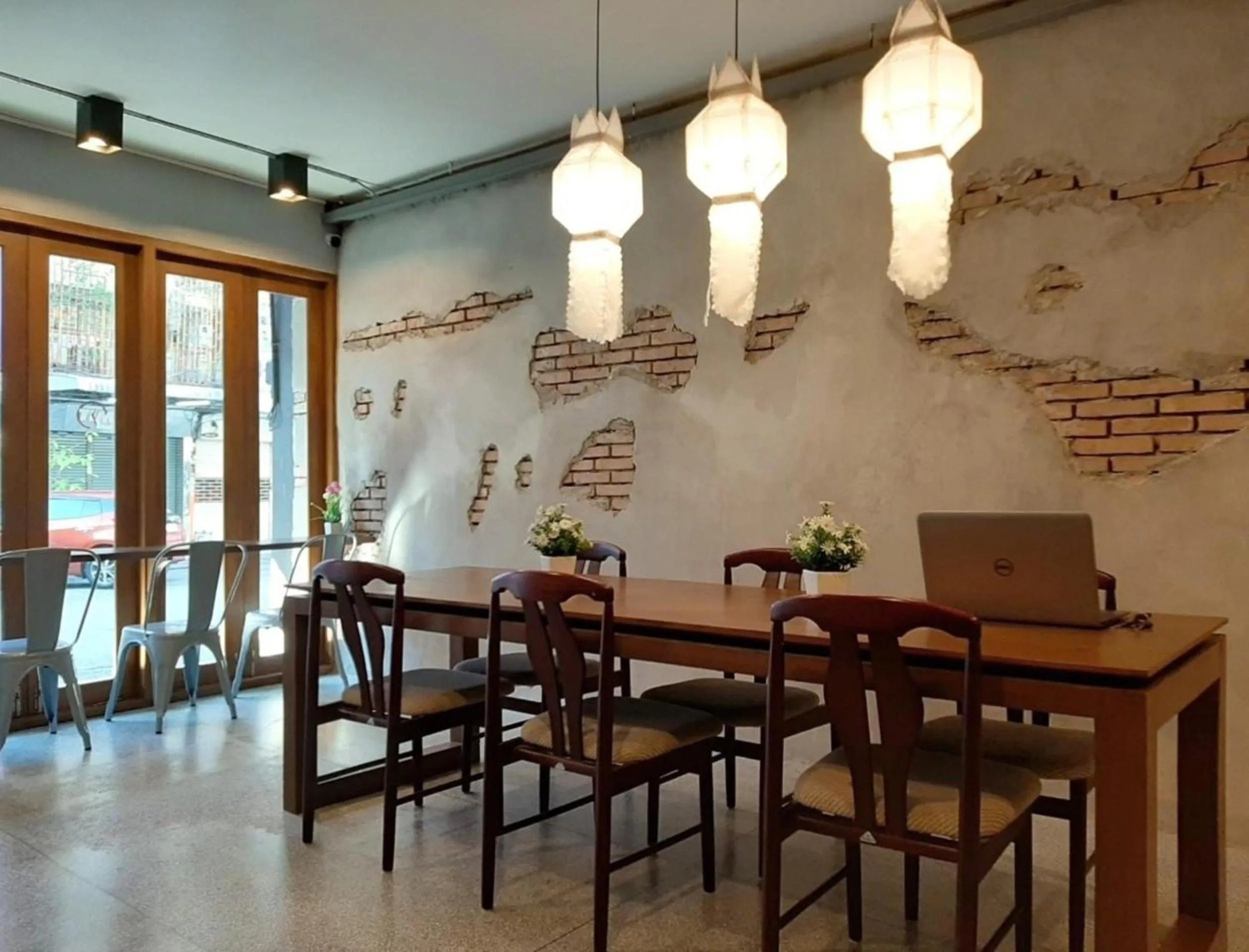 Communal lounge/ TV room in Little One