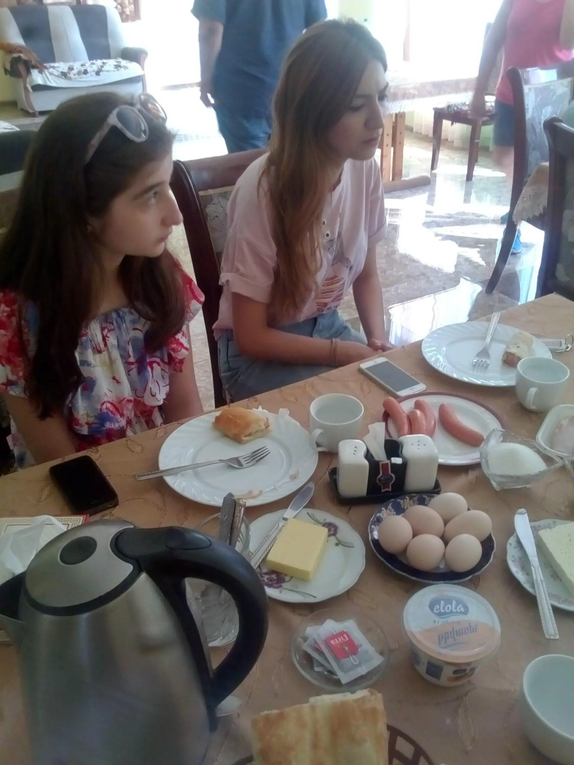 children in Hotel Noy