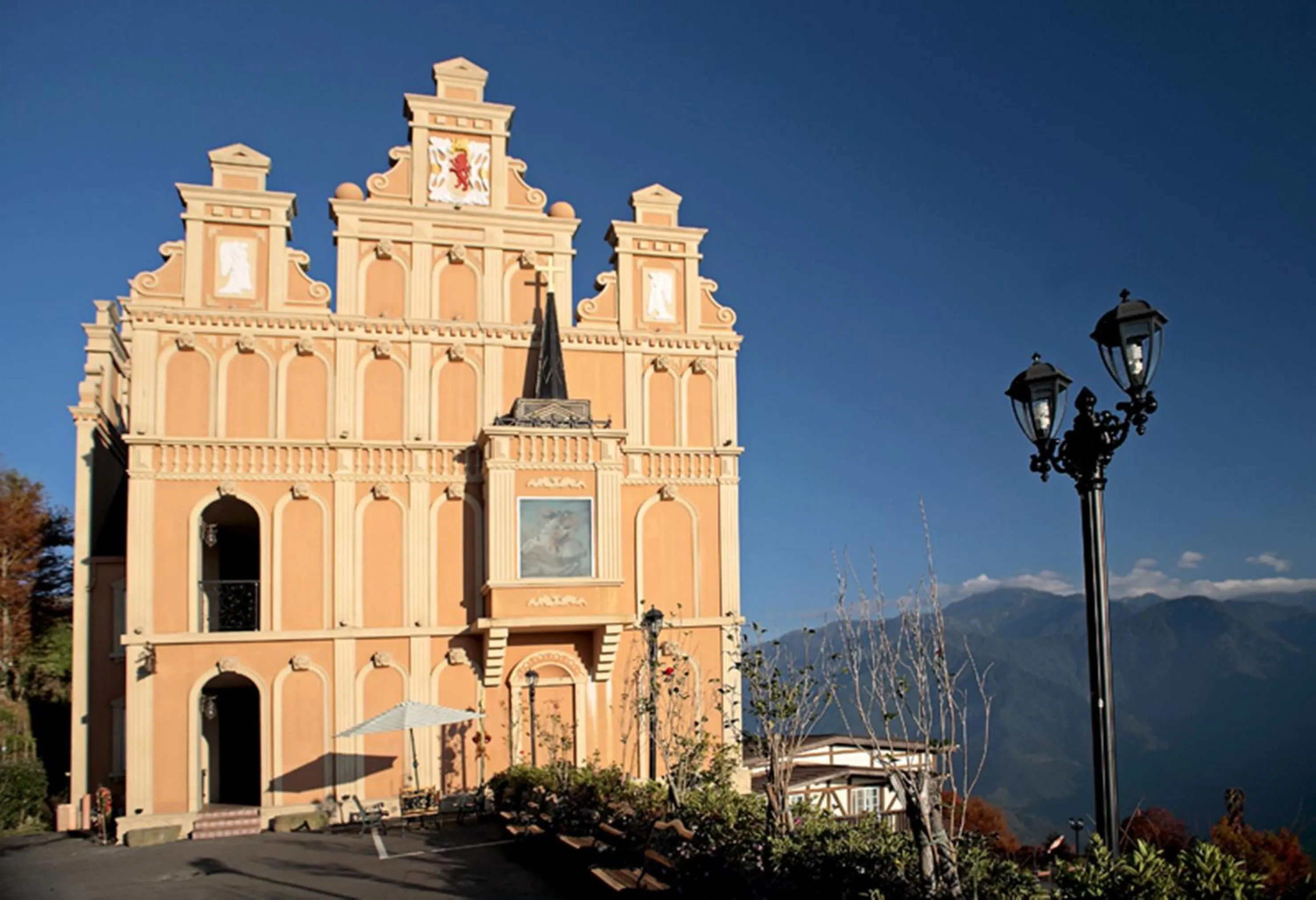 Facade/entrance in Cingjing Florence Resort Villa