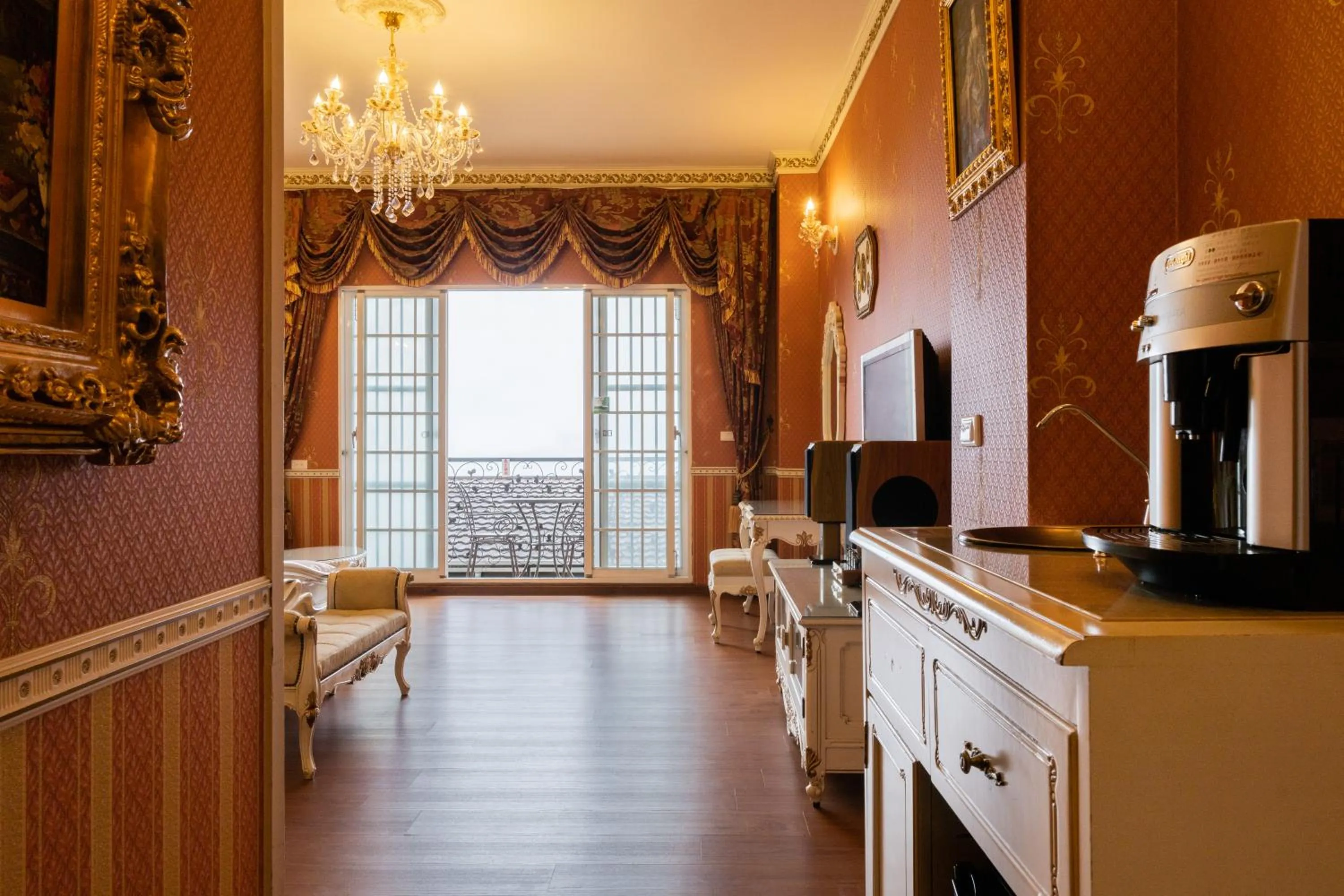 TV and multimedia in Cingjing Florence Resort Villa