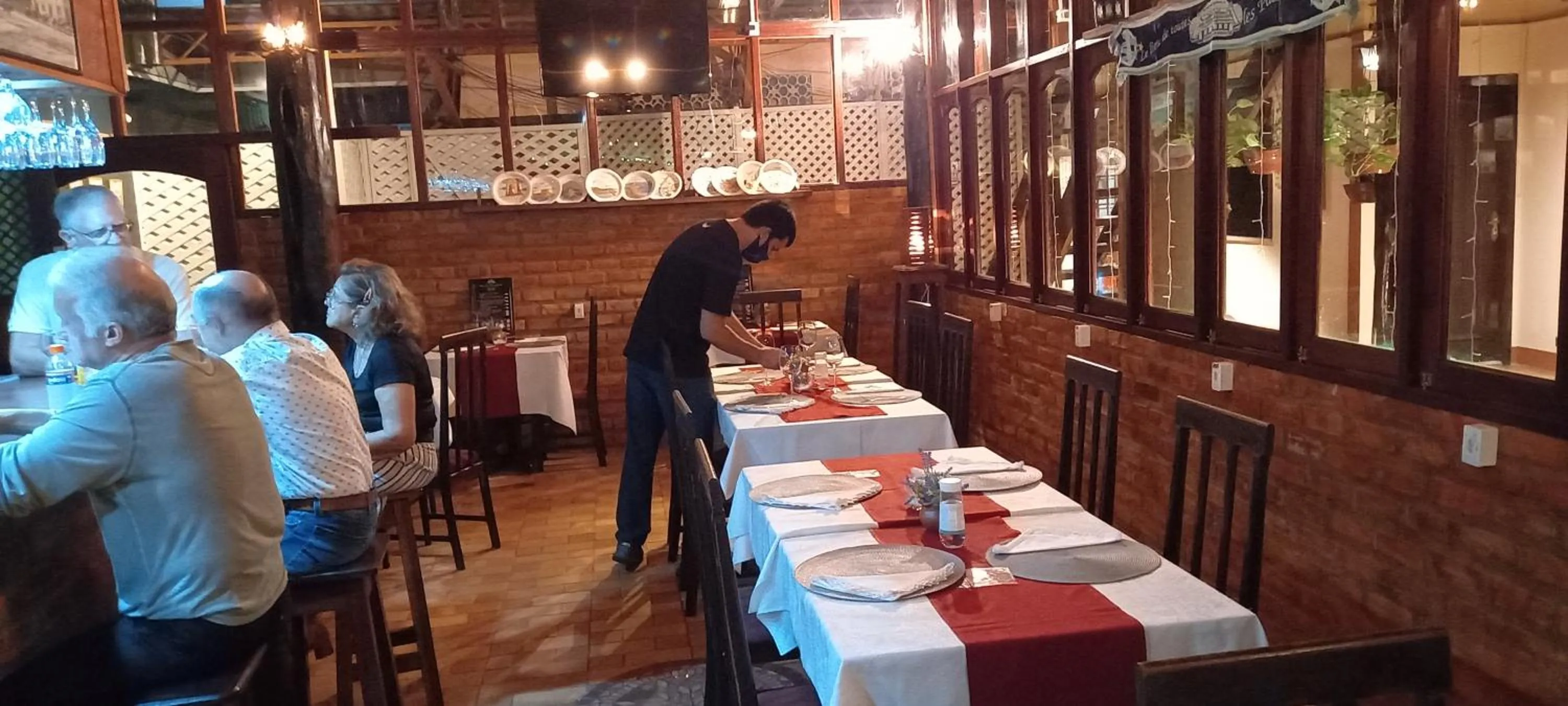 Restaurant/places to eat in hotel le Massilia