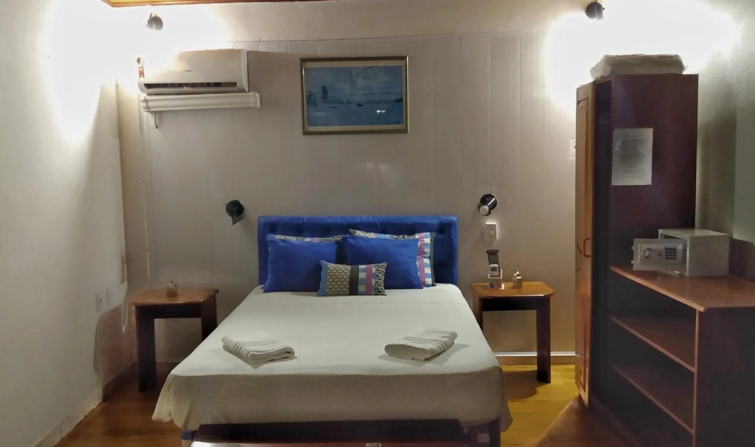 Bed in hotel le Massilia