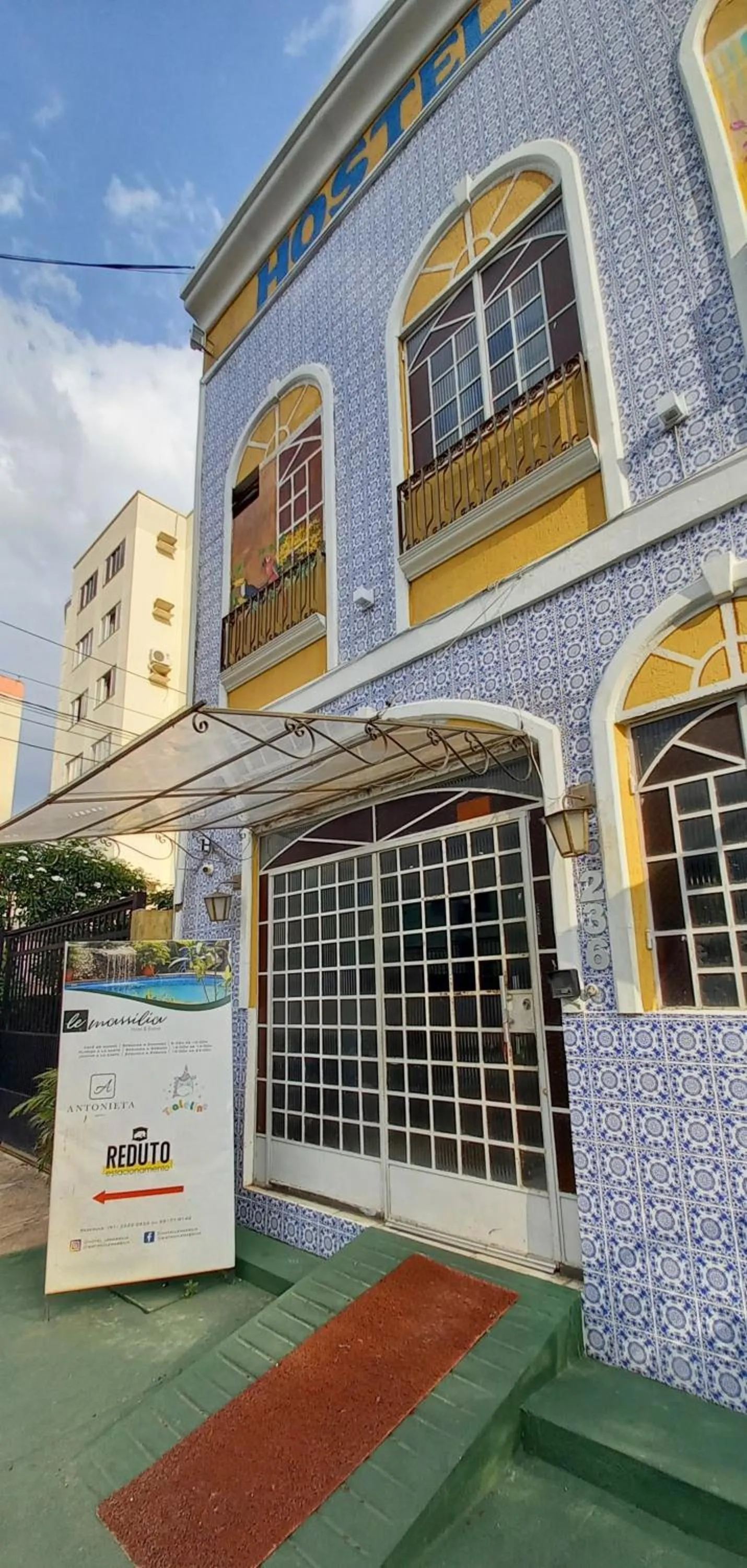 Facade/entrance in hotel le Massilia