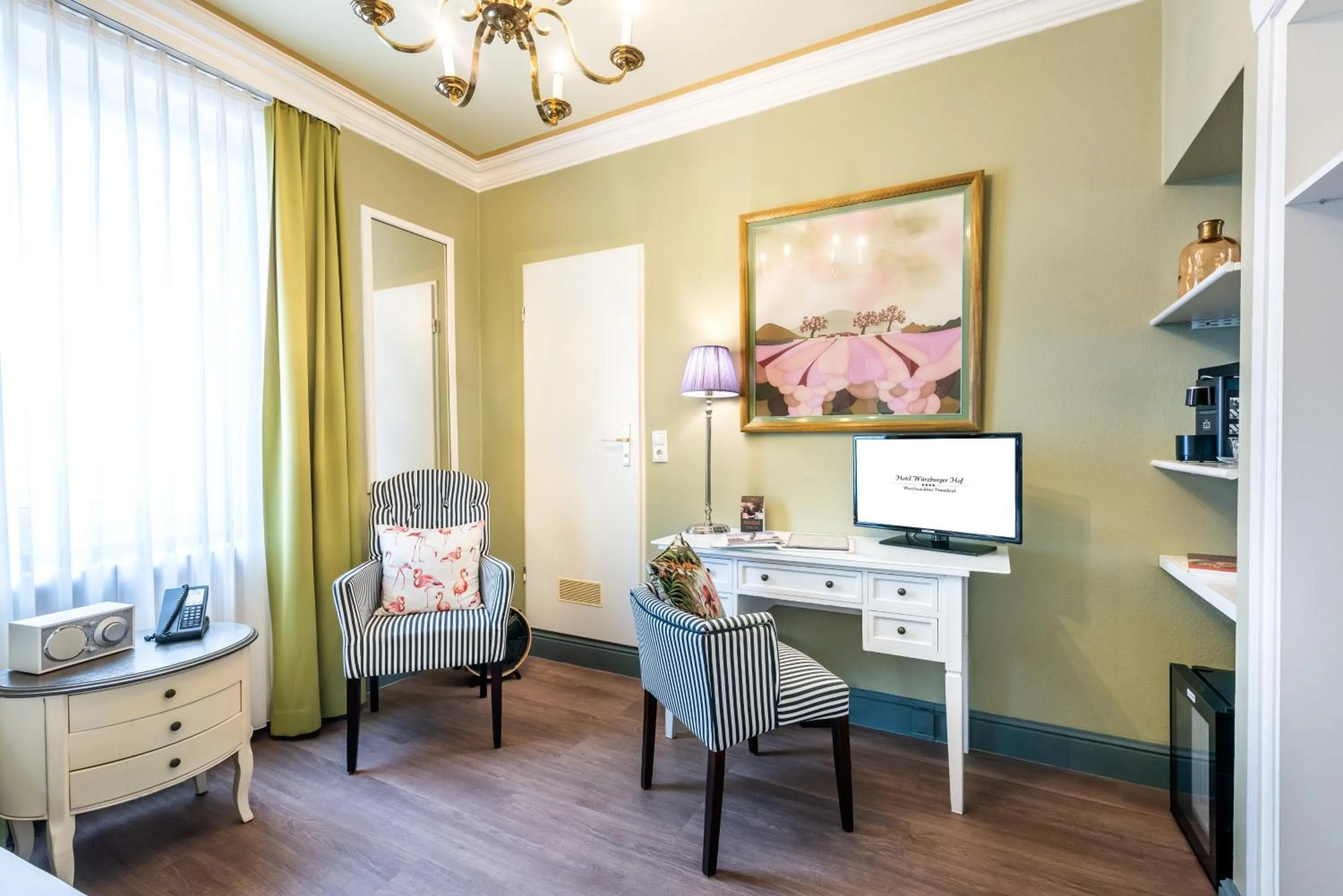 TV and multimedia in Hotel Würzburger Hof ****