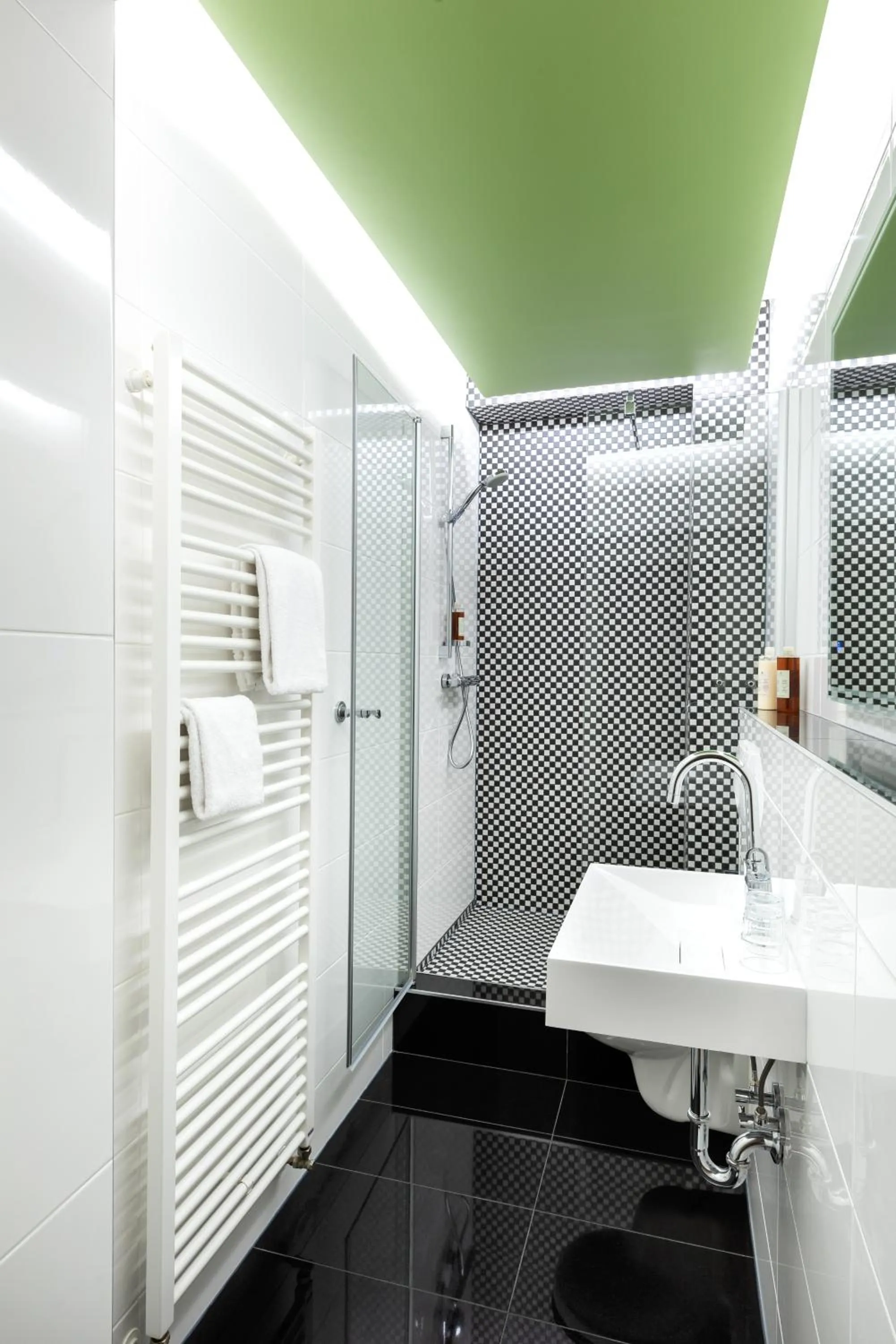 Shower in Hotel Würzburger Hof ****