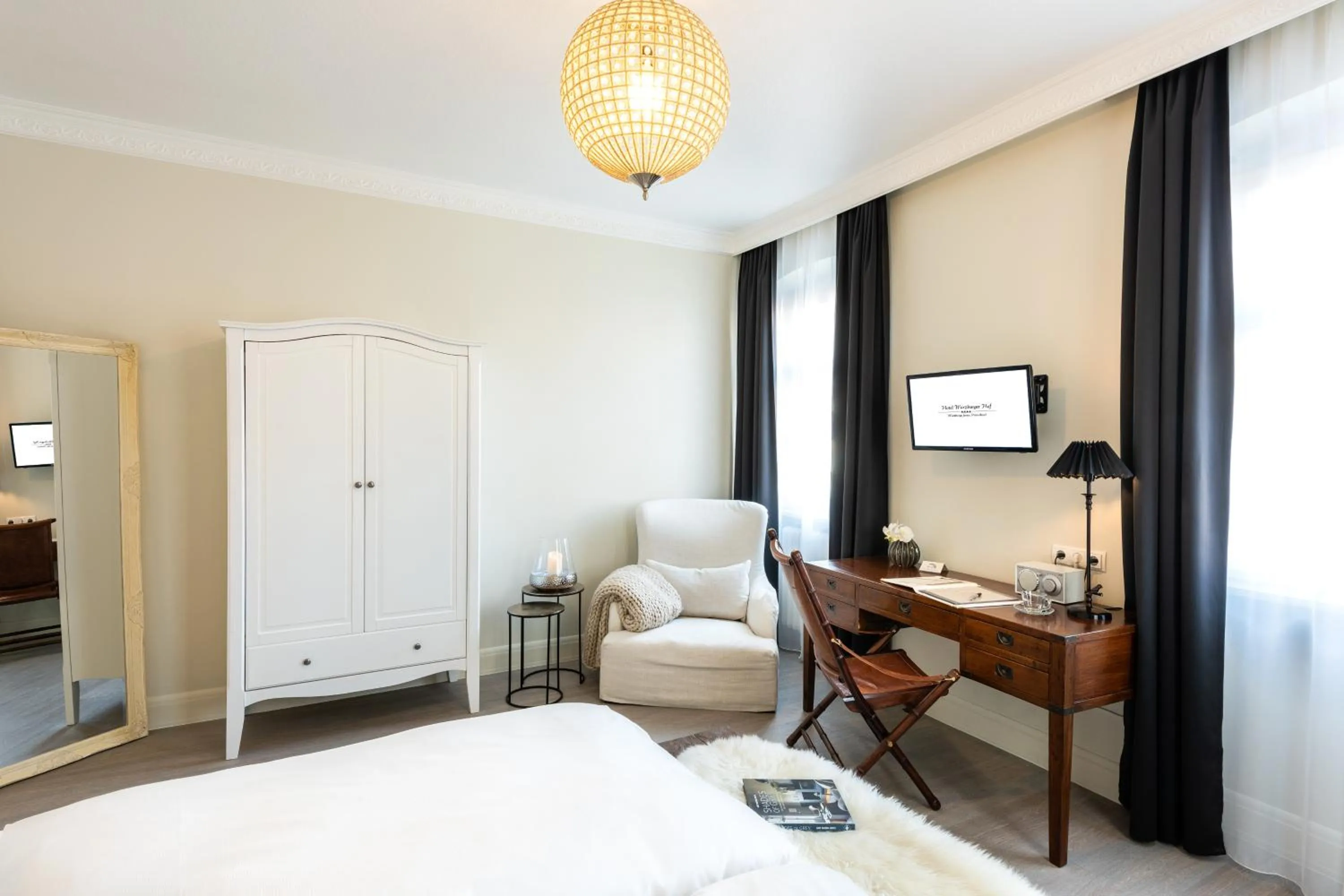 Bed in Hotel Würzburger Hof ****