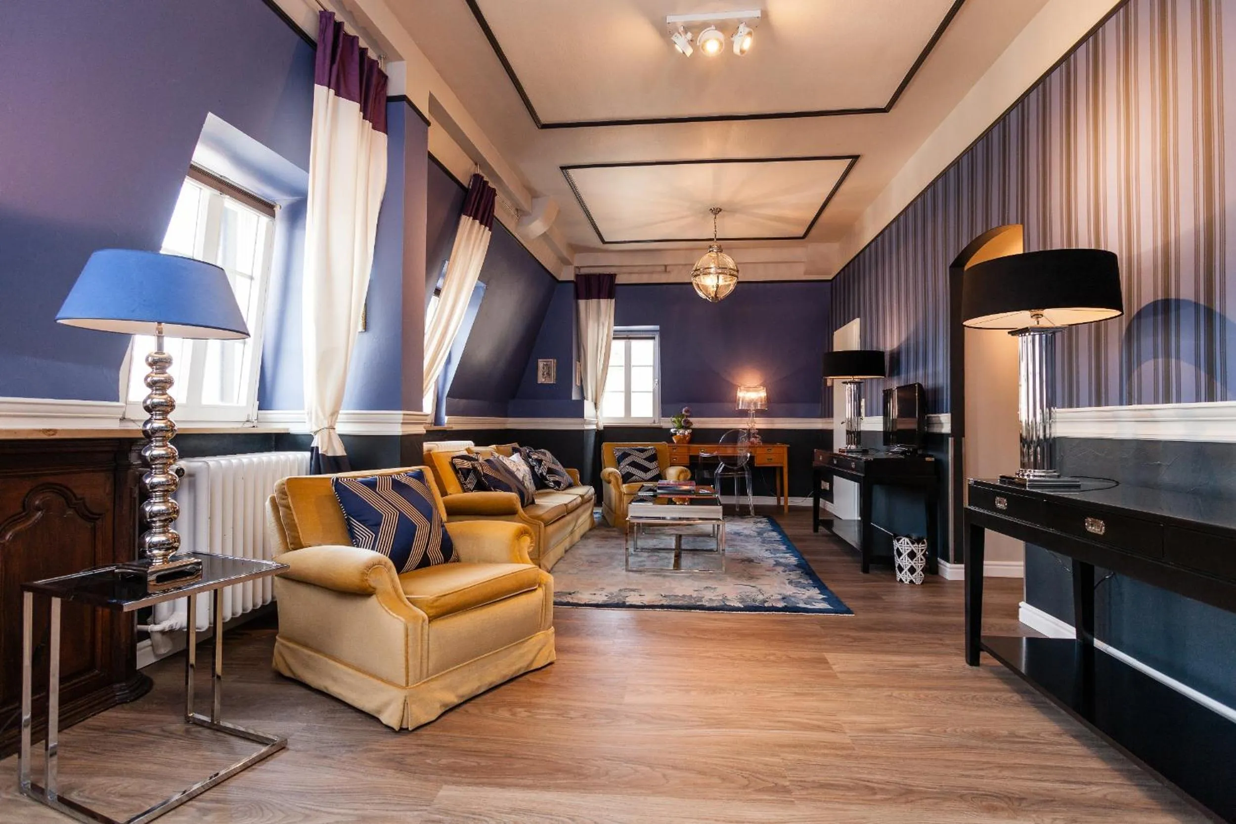 TV and multimedia in Hotel Würzburger Hof ****