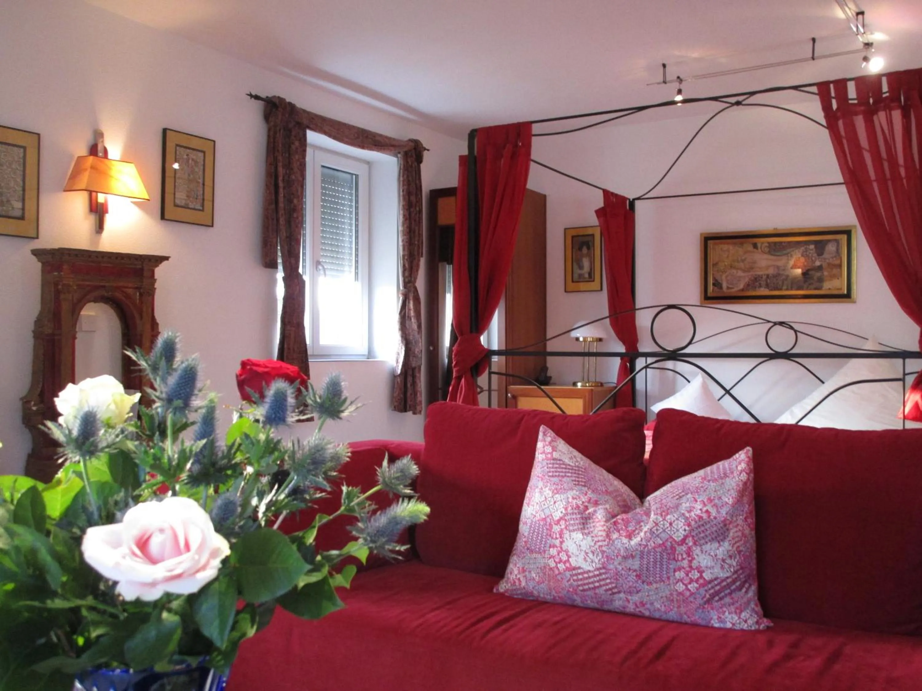 Seating area, Bed in Chalet Valley