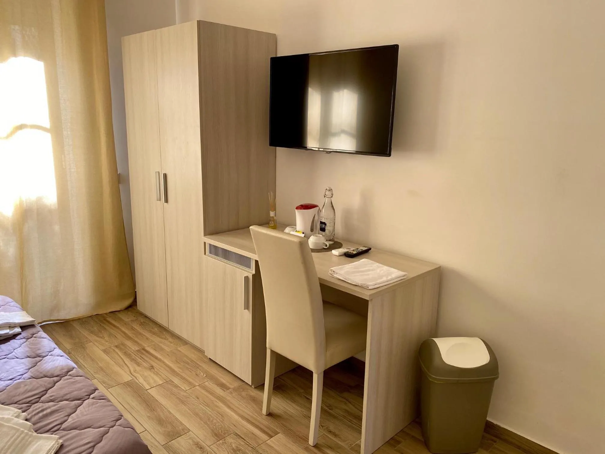 Photo of the whole room in Caruso Rooms